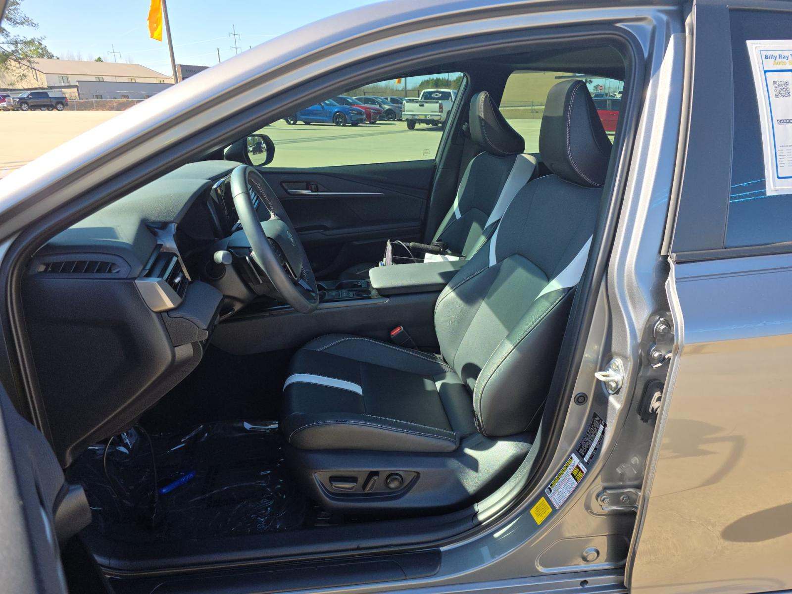 2025 Toyota Camry SE FWD