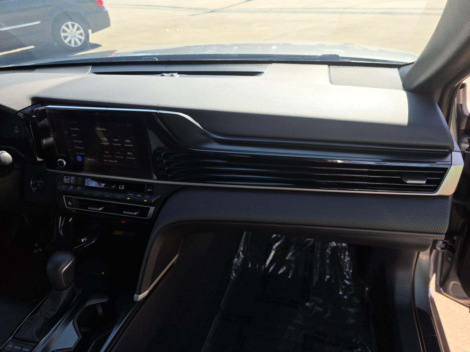 2025 Toyota Camry SE FWD