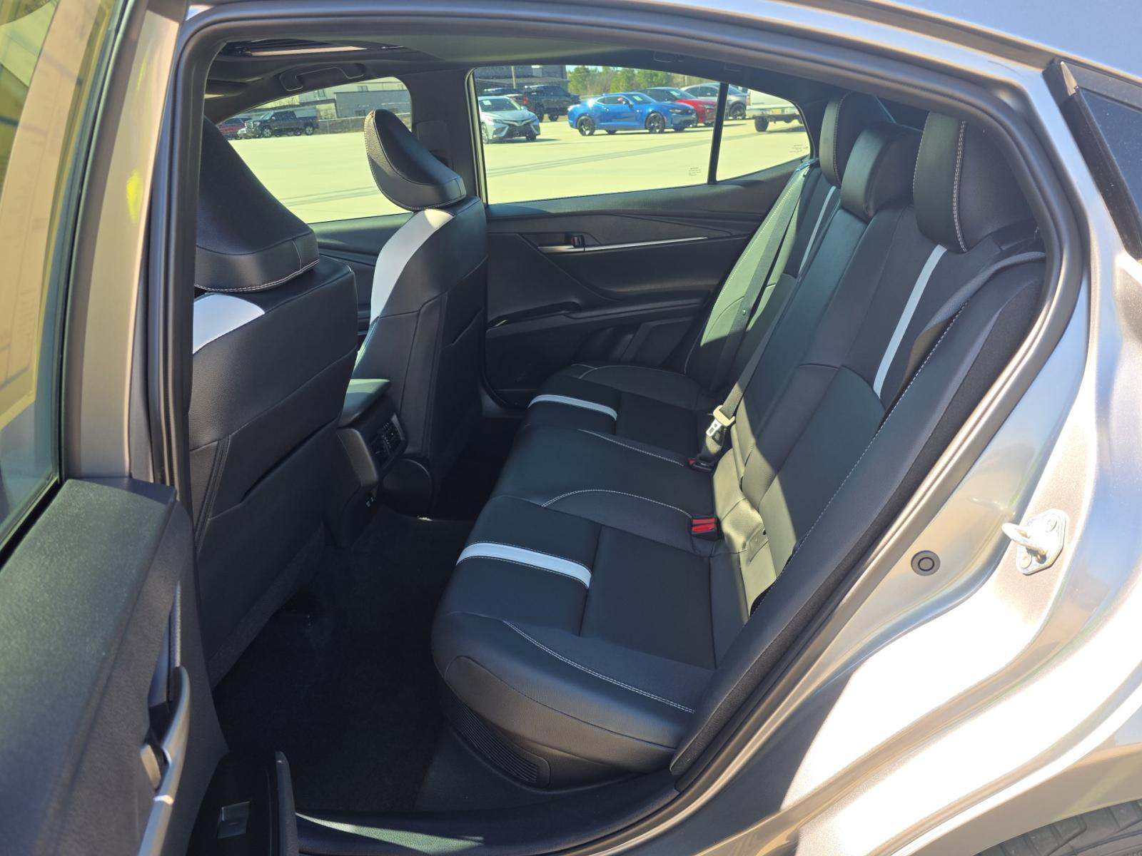 2025 Toyota Camry SE FWD