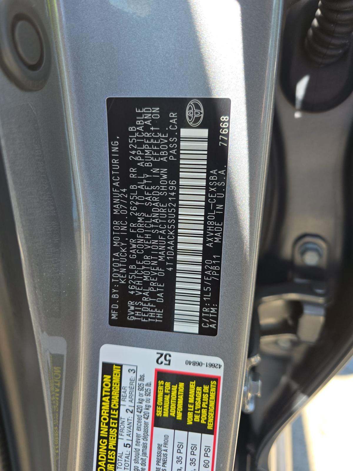 2025 Toyota Camry SE FWD