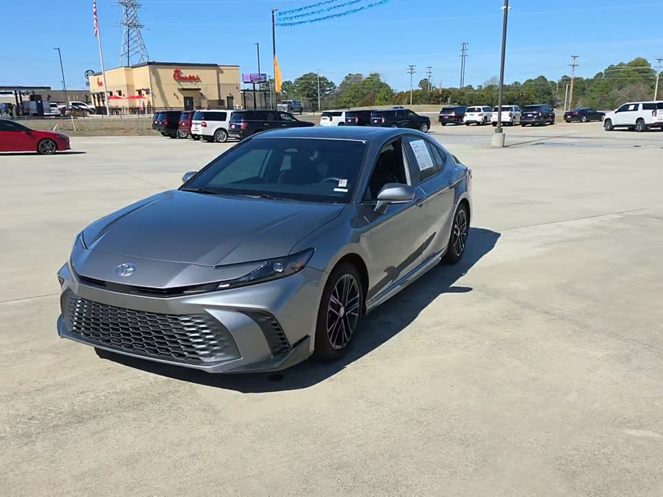 2025 Toyota Camry SE FWD