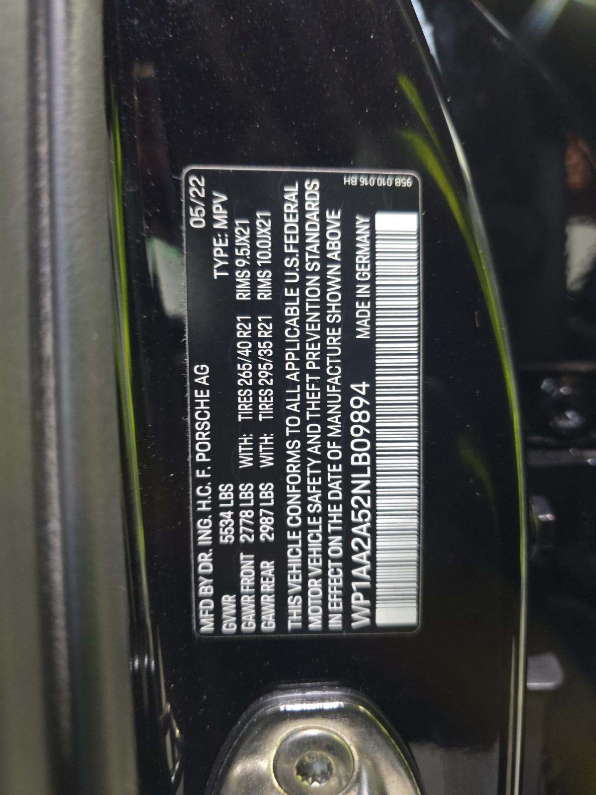 2022 Porsche Macan Base AWD