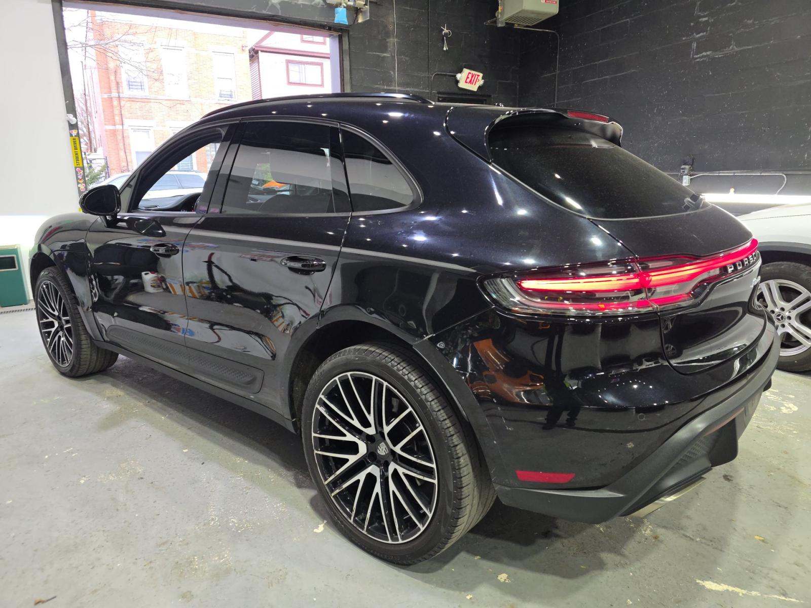 2022 Porsche Macan Base AWD