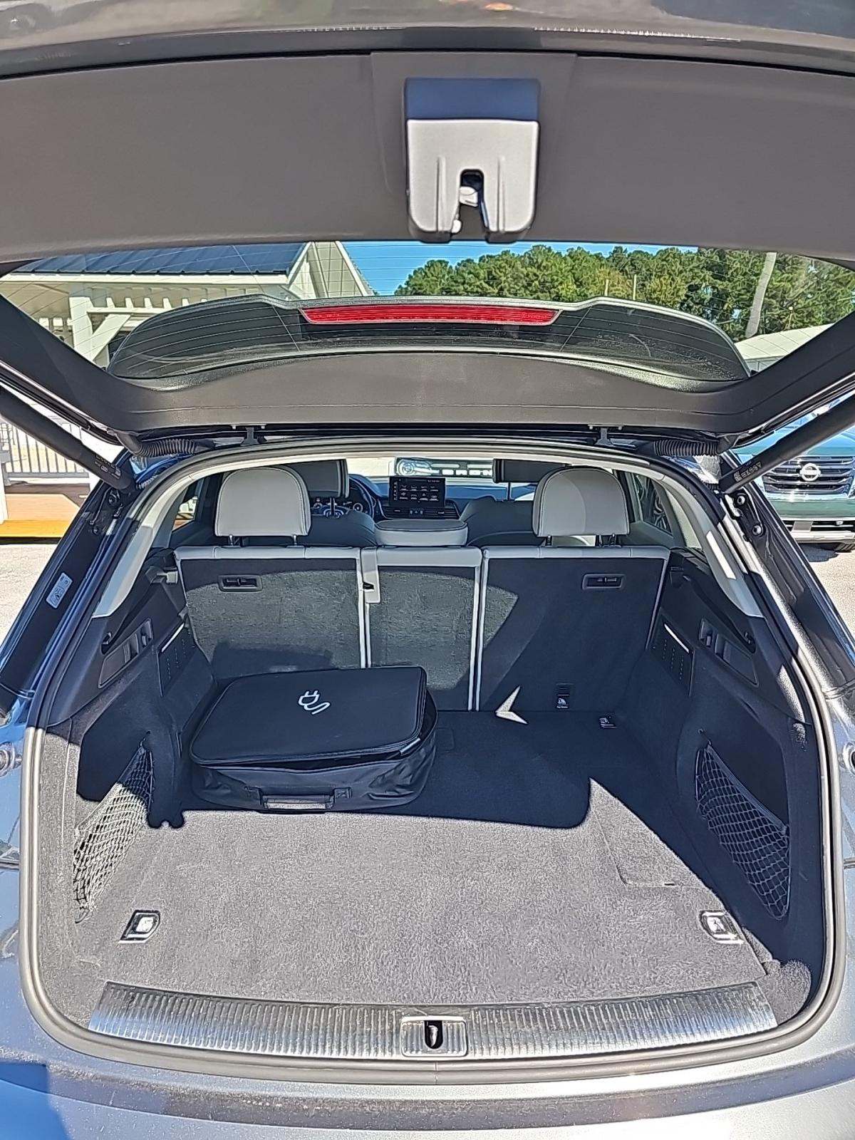 2022 Audi Q5 e Plug-In Hybrid S line Premium AWD