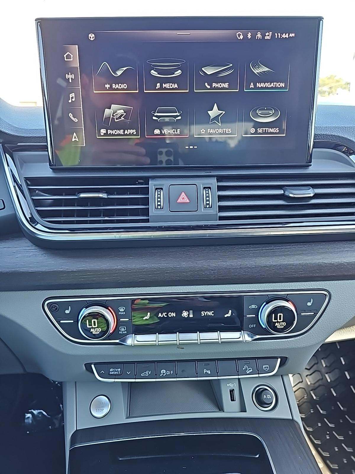 2022 Audi Q5 e Plug-In Hybrid S line Premium AWD