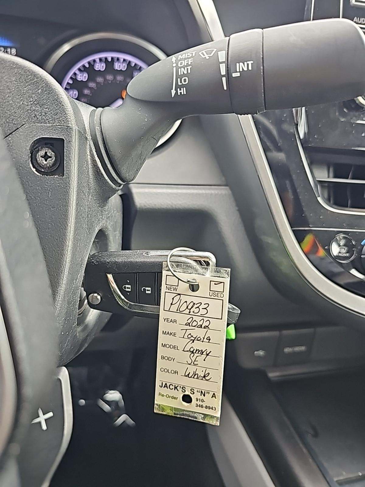 2022 Toyota Camry SE FWD