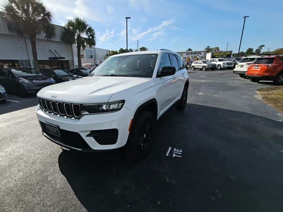 2022 Jeep Grand Cherokee Laredo AWD