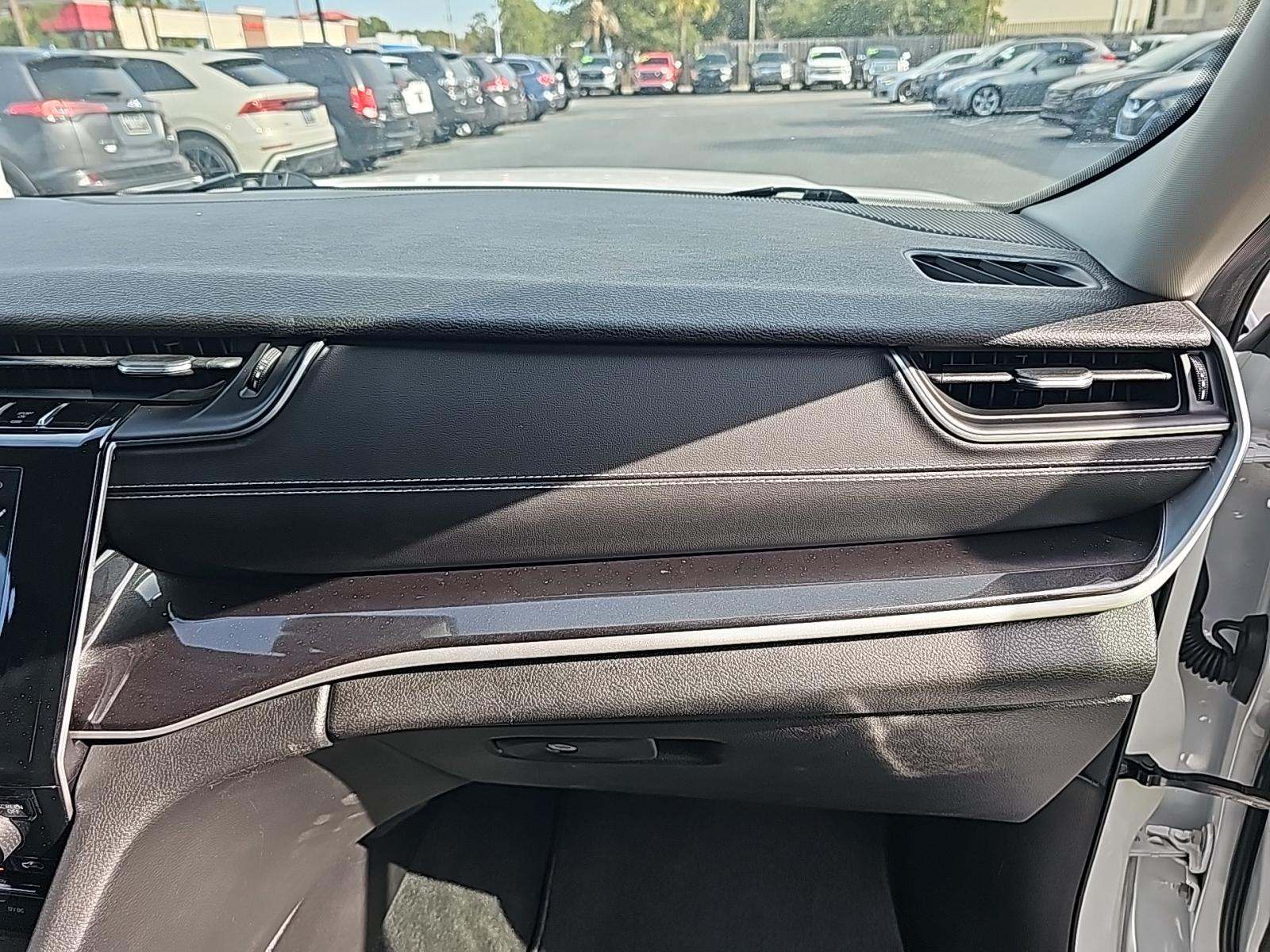 2022 Jeep Grand Cherokee Laredo AWD