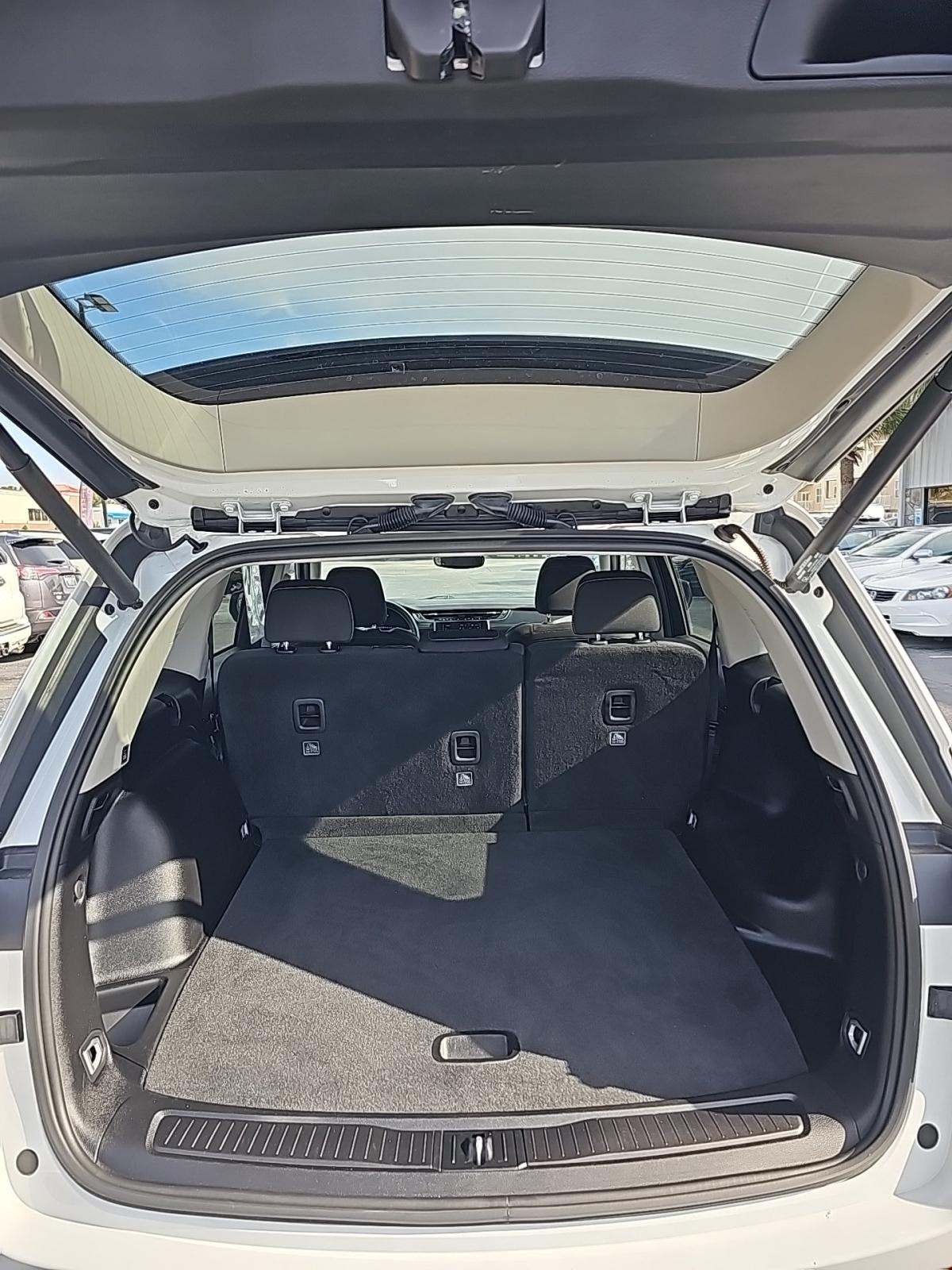 2022 Jeep Grand Cherokee Laredo AWD