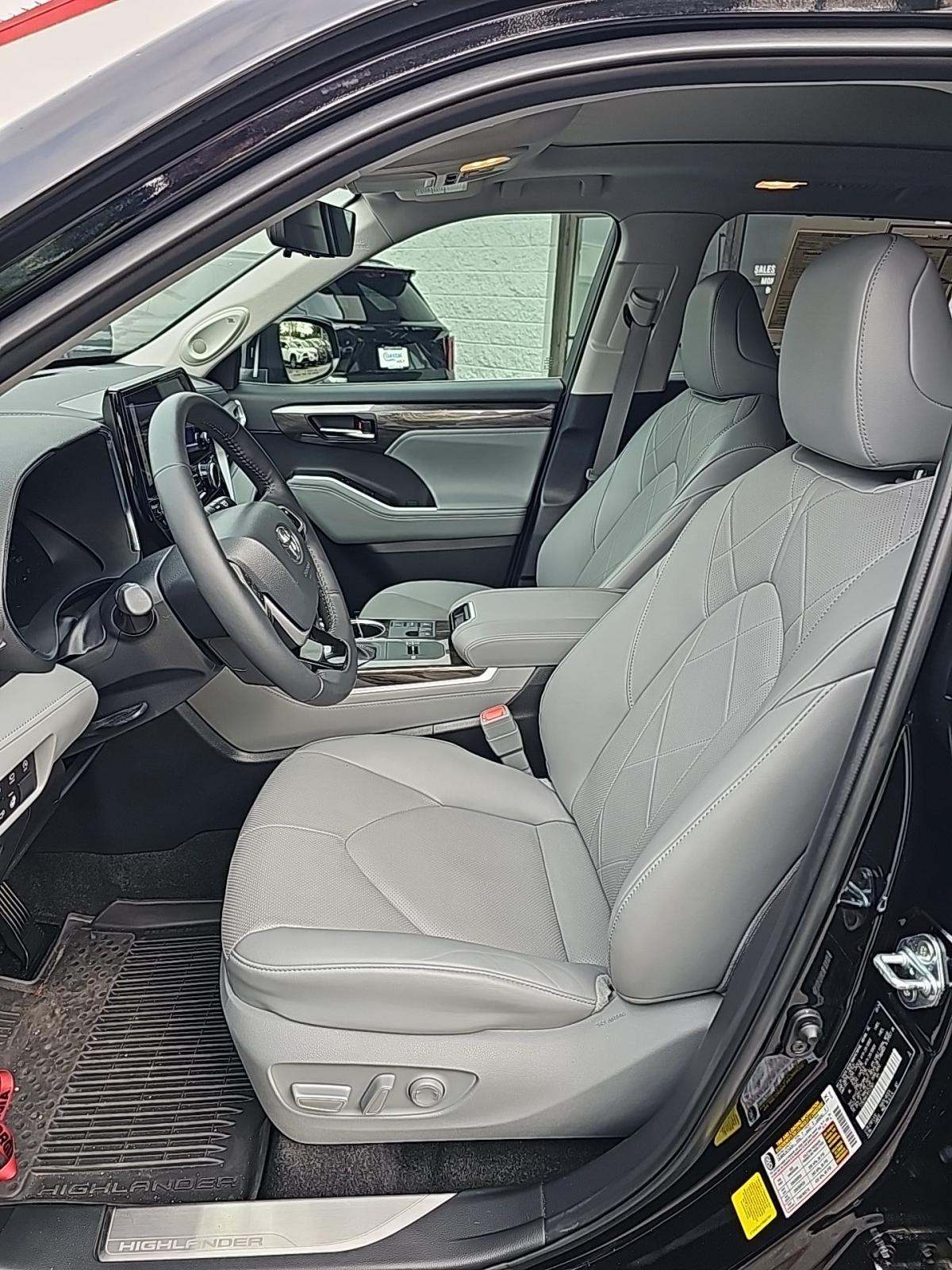 2024 Toyota Highlander Platinum FWD