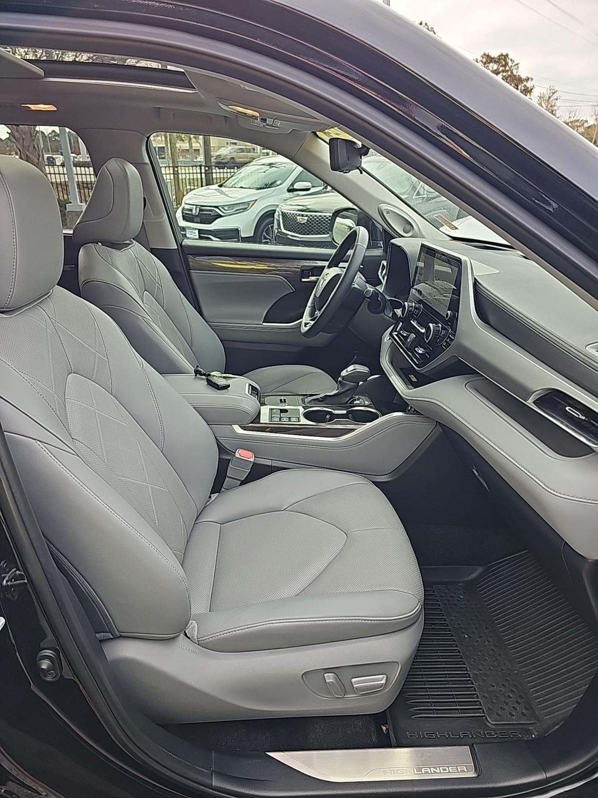 2024 Toyota Highlander Platinum FWD