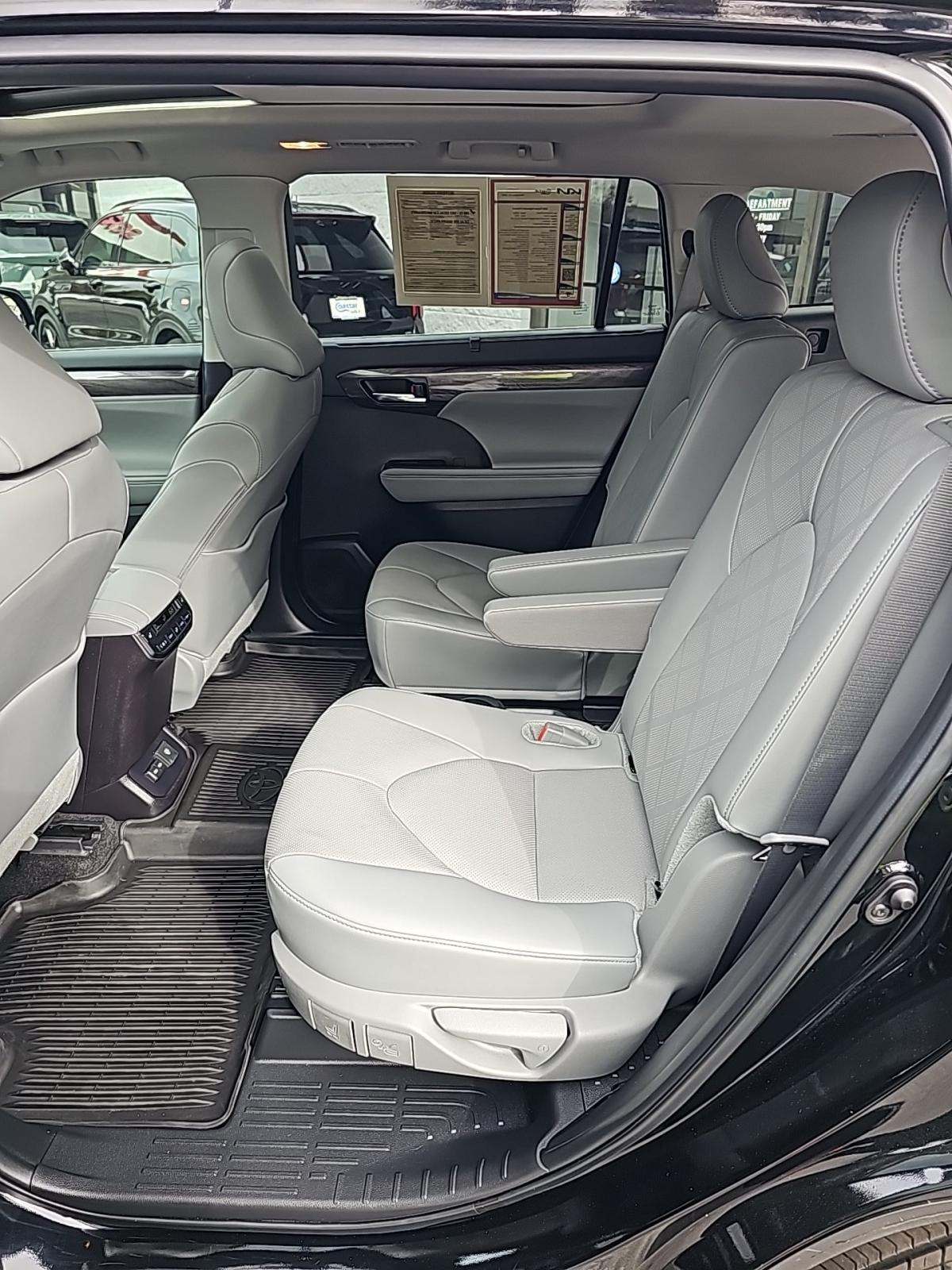 2024 Toyota Highlander Platinum FWD