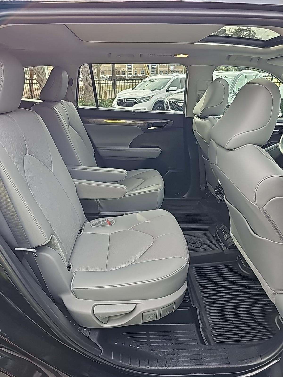 2024 Toyota Highlander Platinum FWD