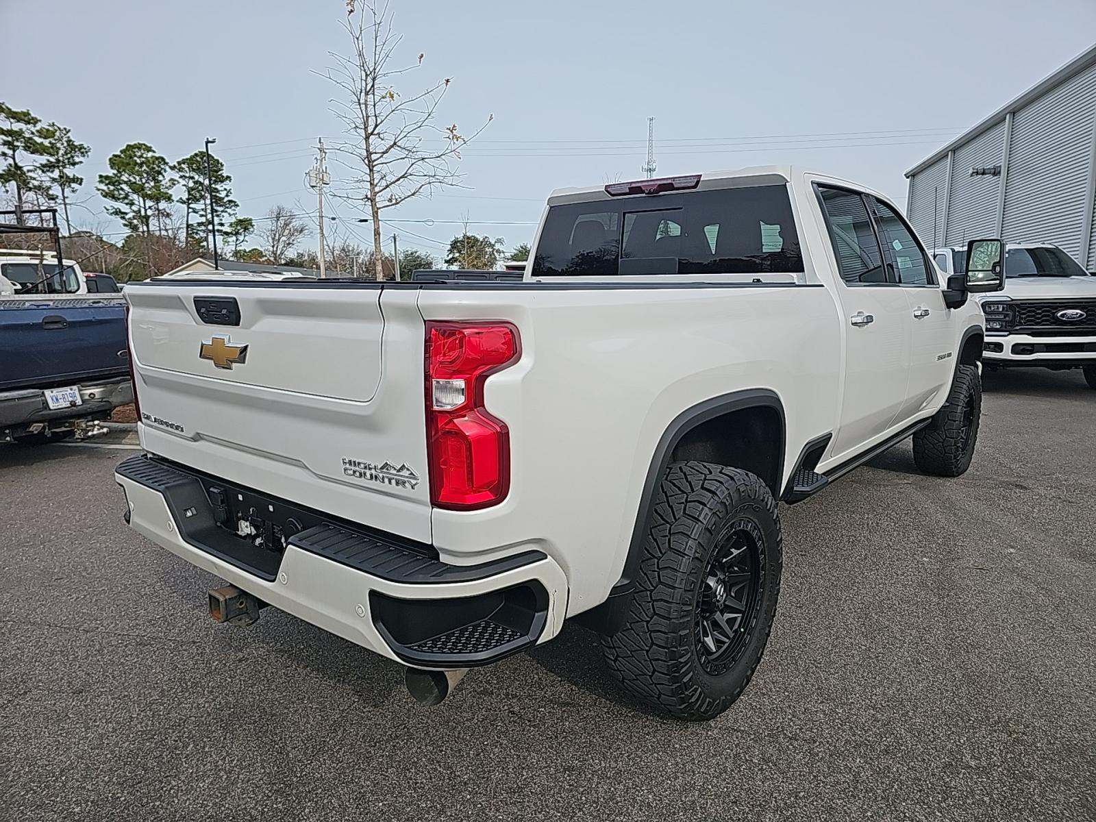 2022 Chevrolet Silverado 3500HD High Country AWD