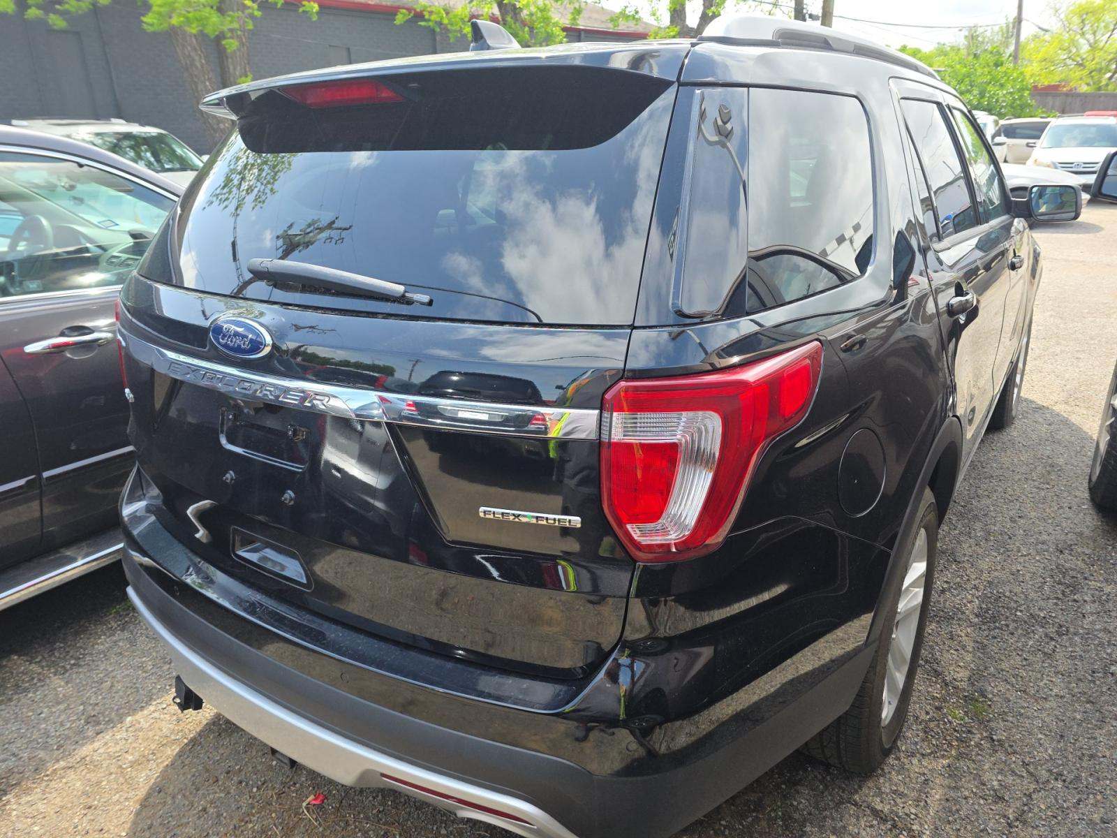 FORD EXPLORER - 3