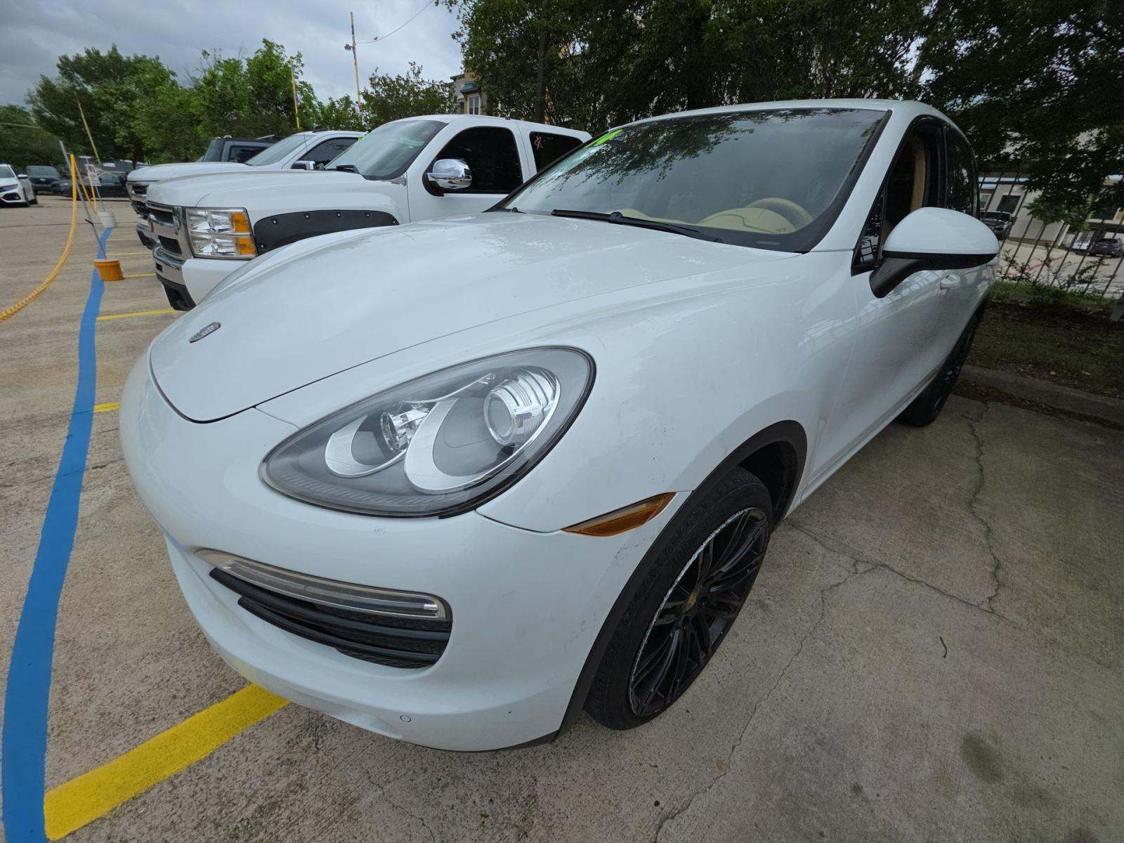 PORSCHE CAYENNE - 1