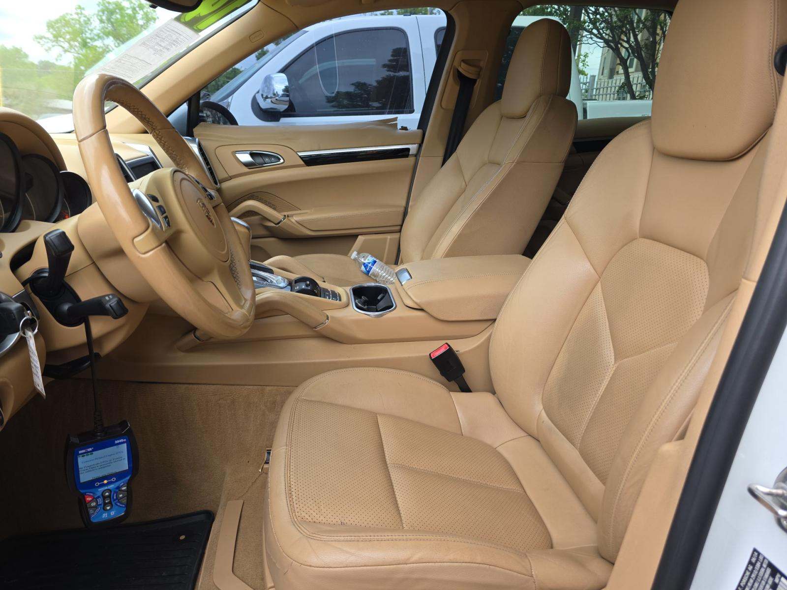 PORSCHE CAYENNE - 6