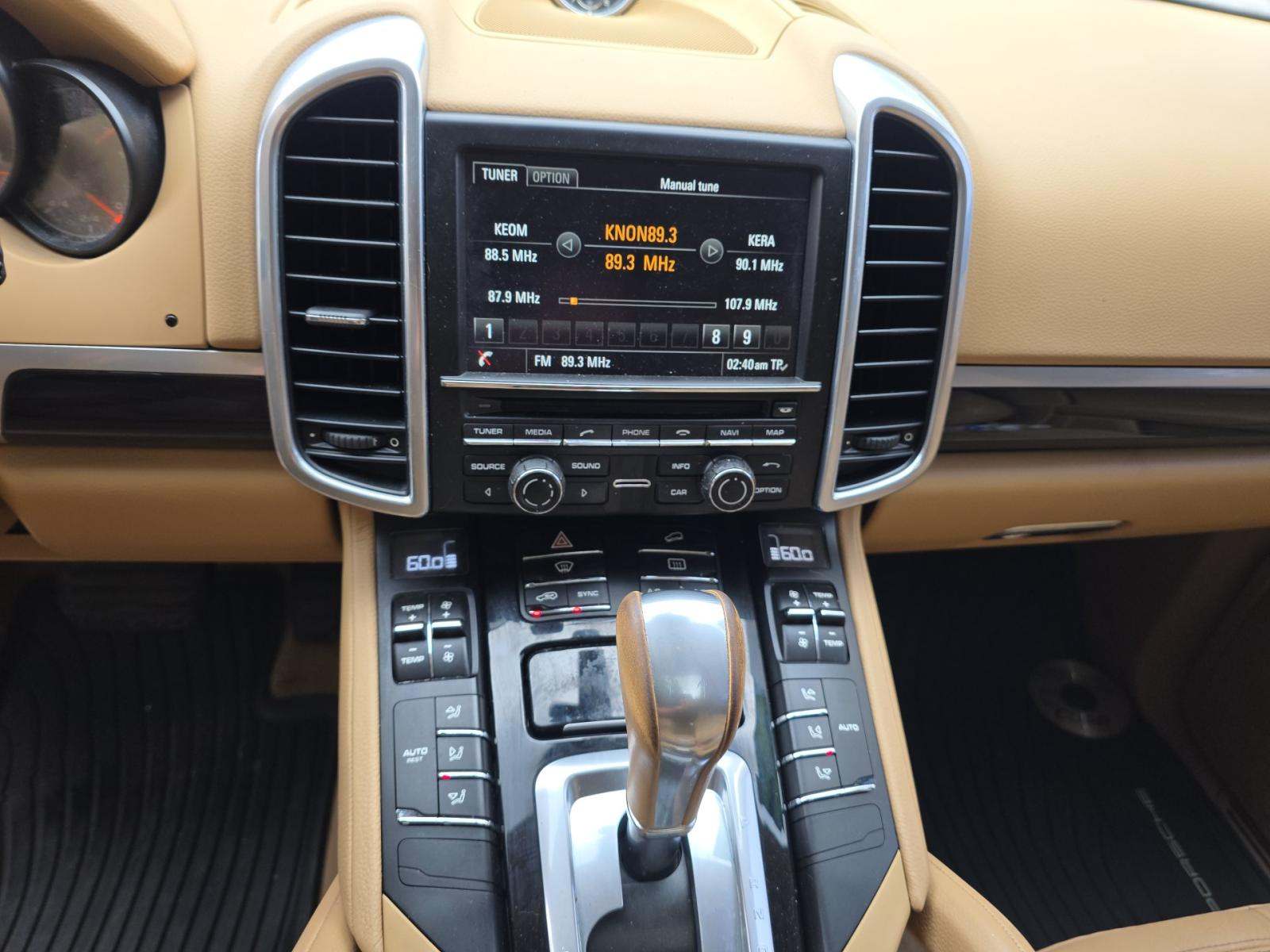 PORSCHE CAYENNE - 10