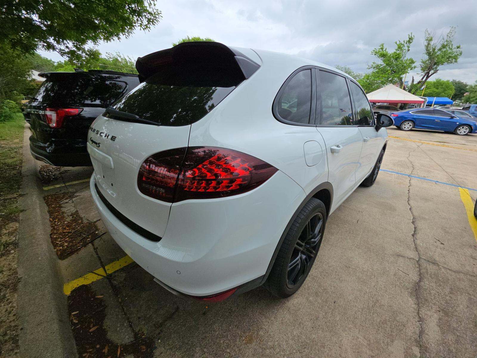 PORSCHE CAYENNE - 3
