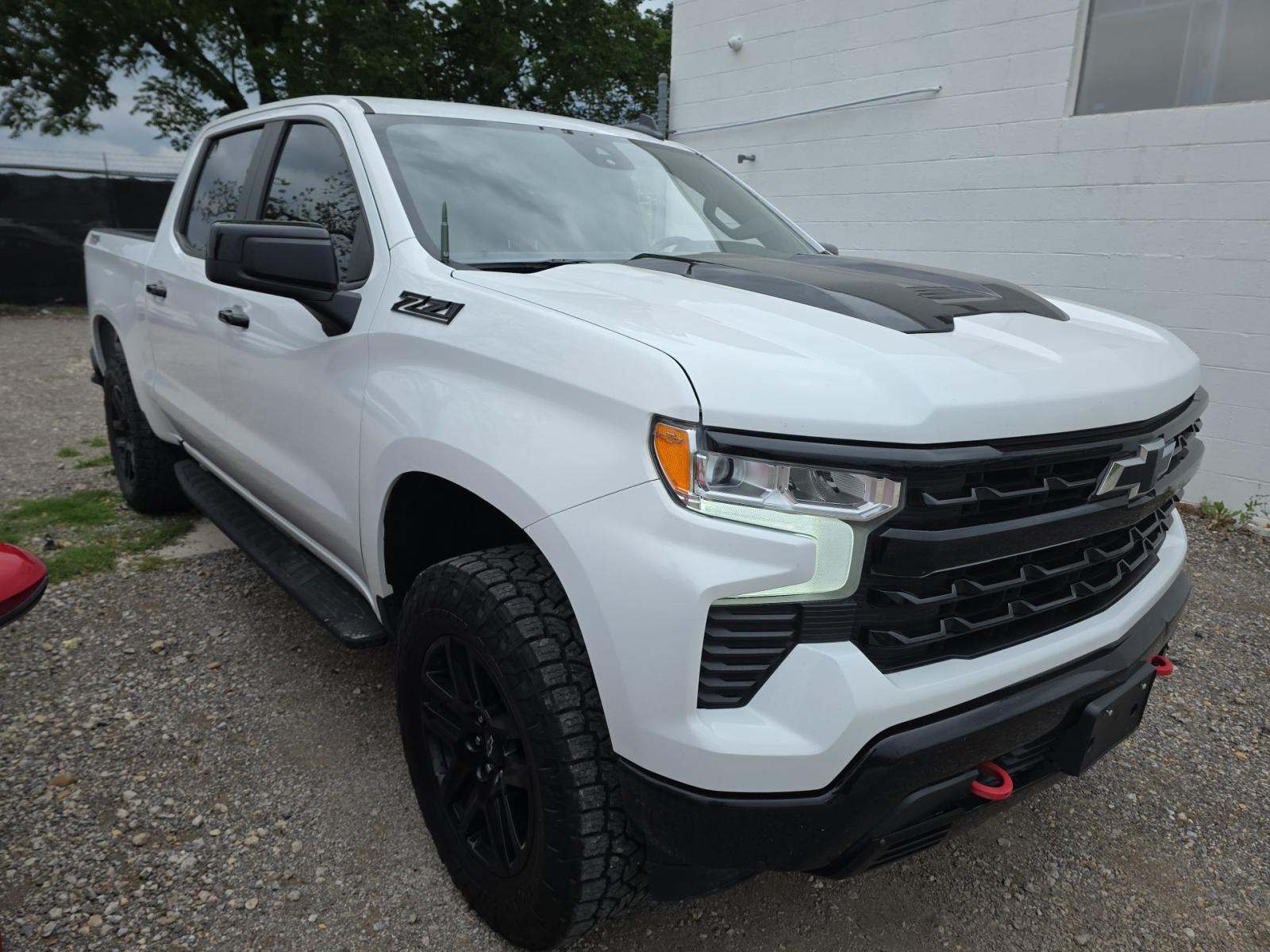 CHEVROLET SILVERADO - 4