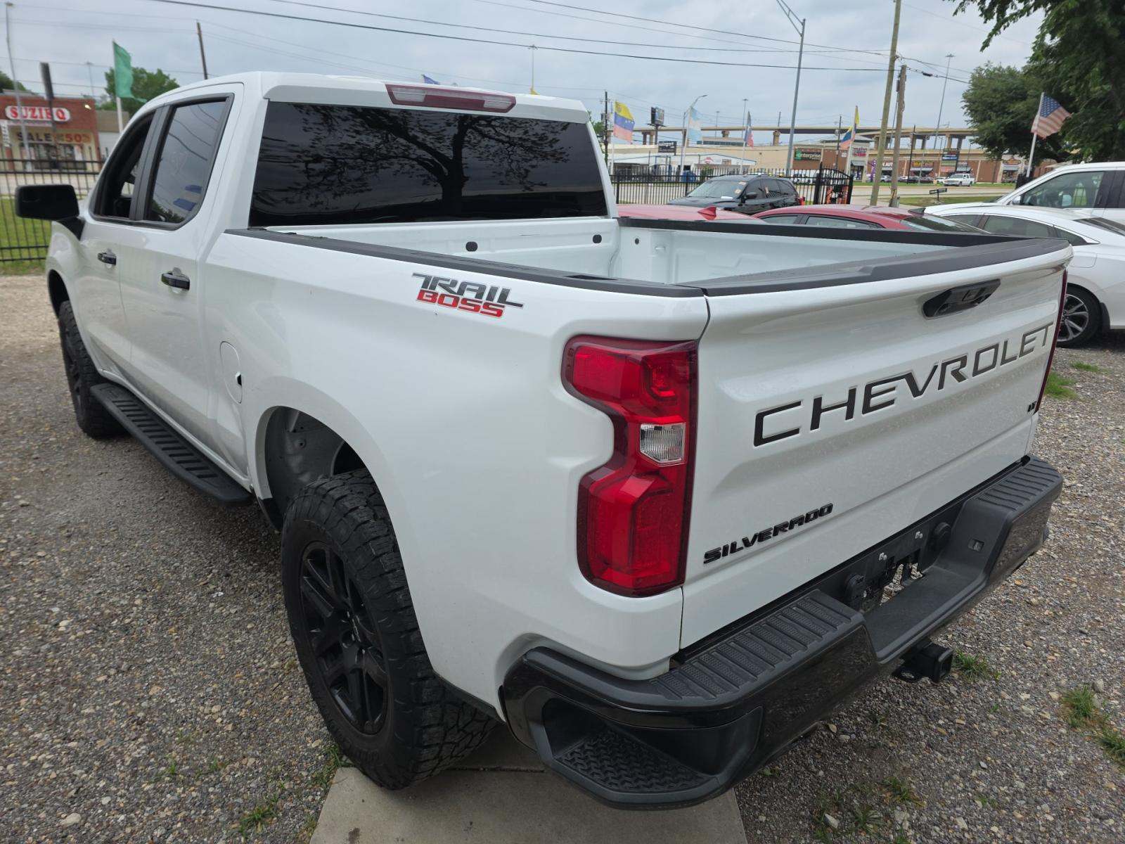 CHEVROLET SILVERADO - 2