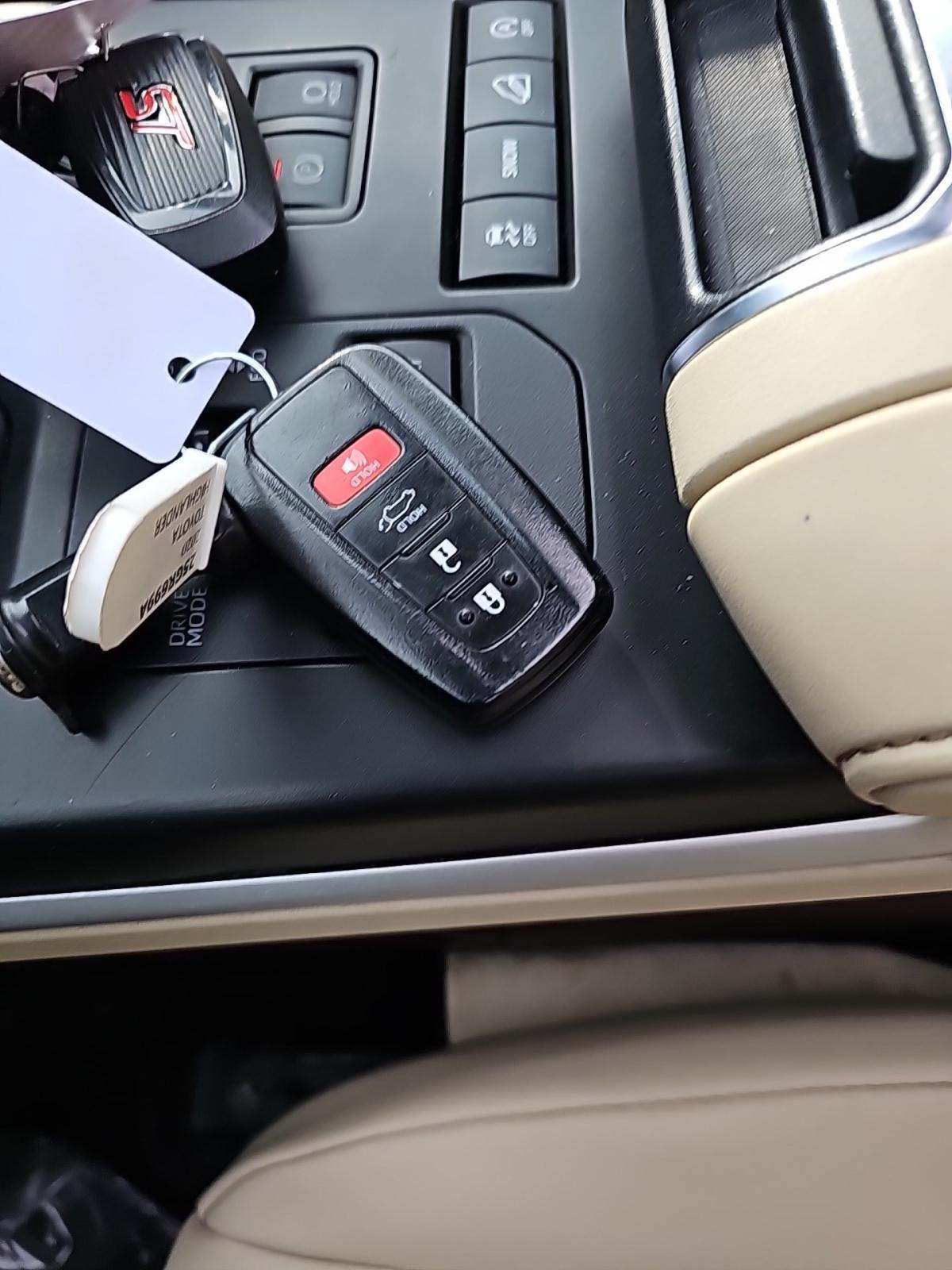 2020 Toyota Highlander XLE AWD