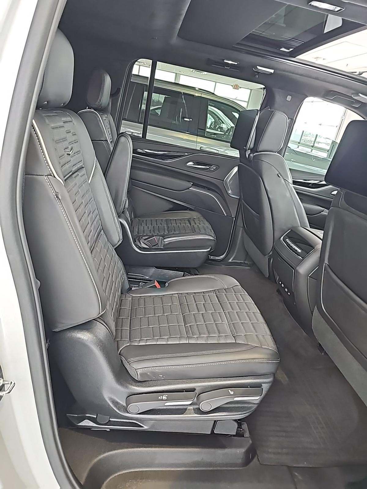 2023 Cadillac Escalade ESV V-Series AWD