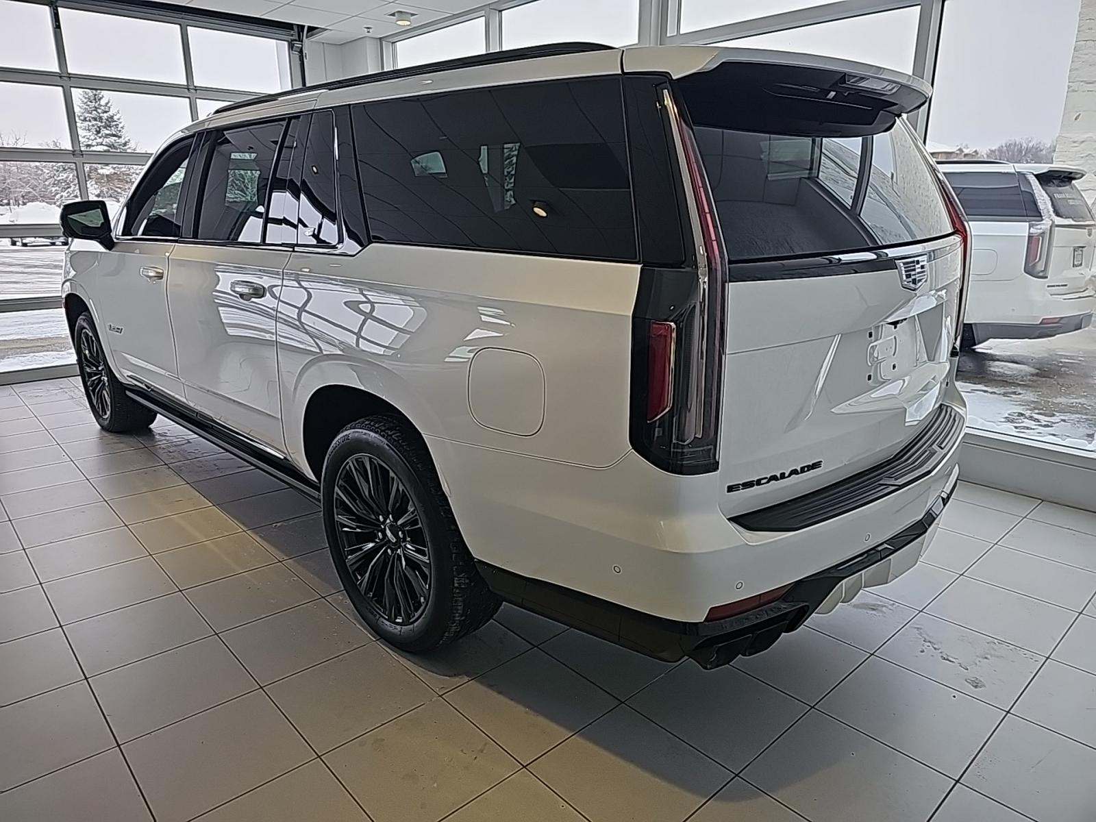 2023 Cadillac Escalade ESV V-Series AWD