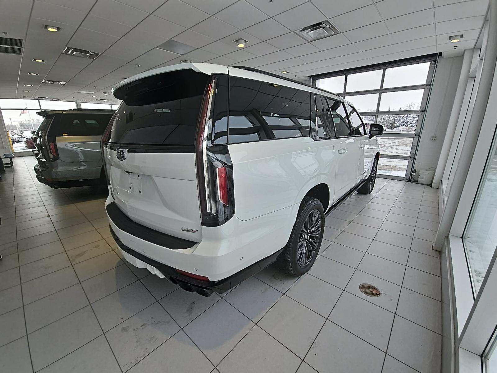 2023 Cadillac Escalade ESV V-Series AWD