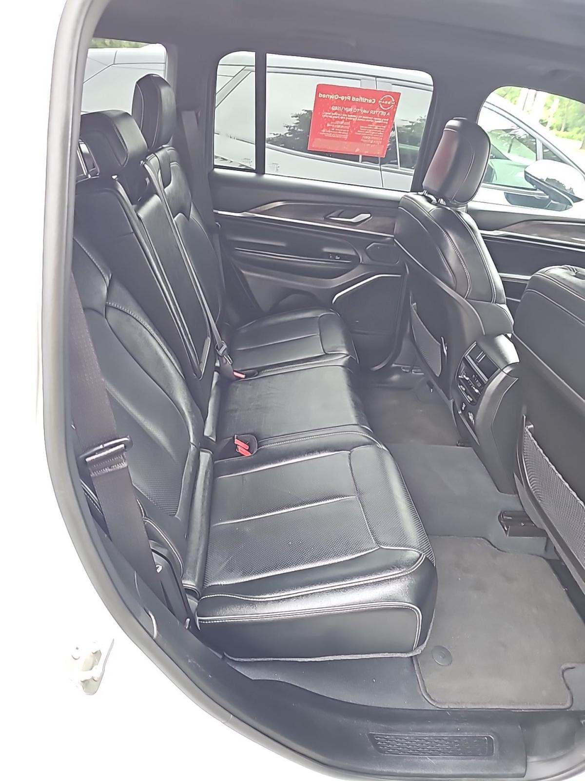 2023 Jeep Grand Cherokee Overland AWD