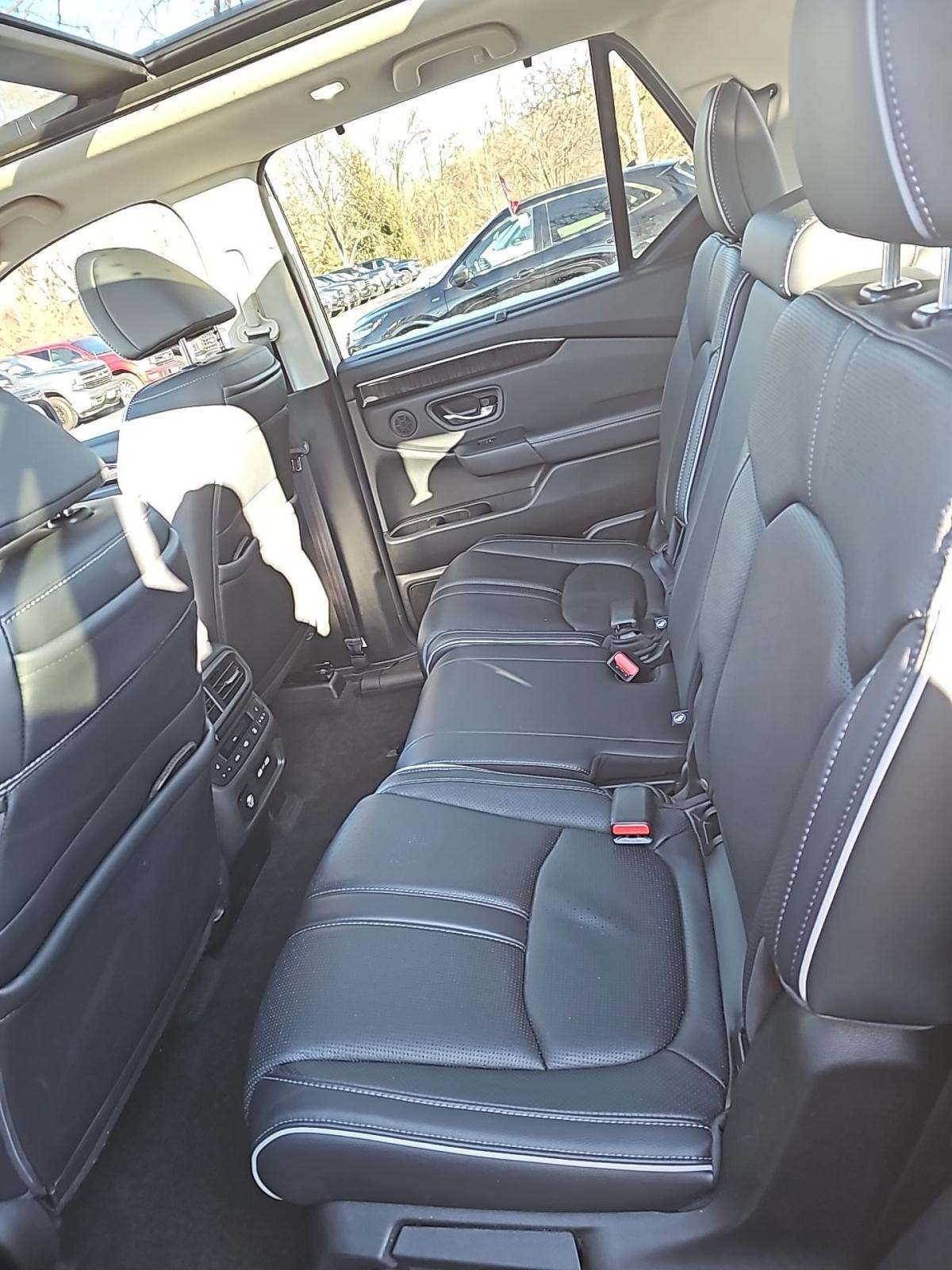 2023 Honda Pilot Elite AWD