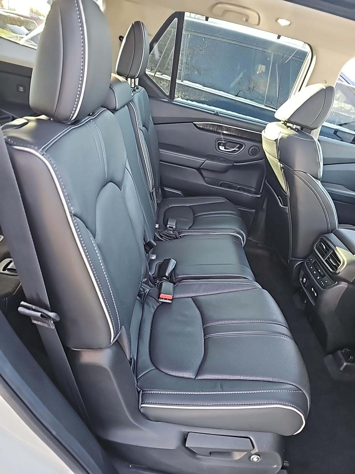 2023 Honda Pilot Elite AWD