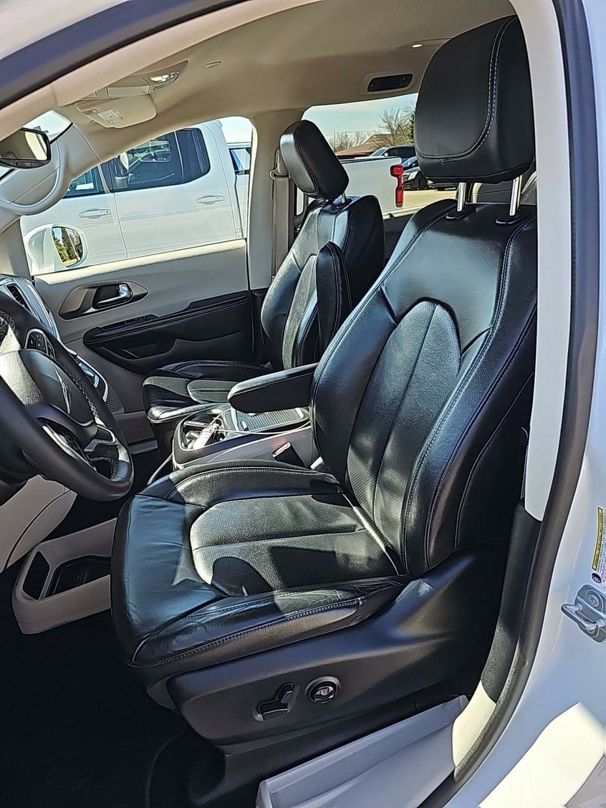 2022 Chrysler Pacifica Touring L AWD