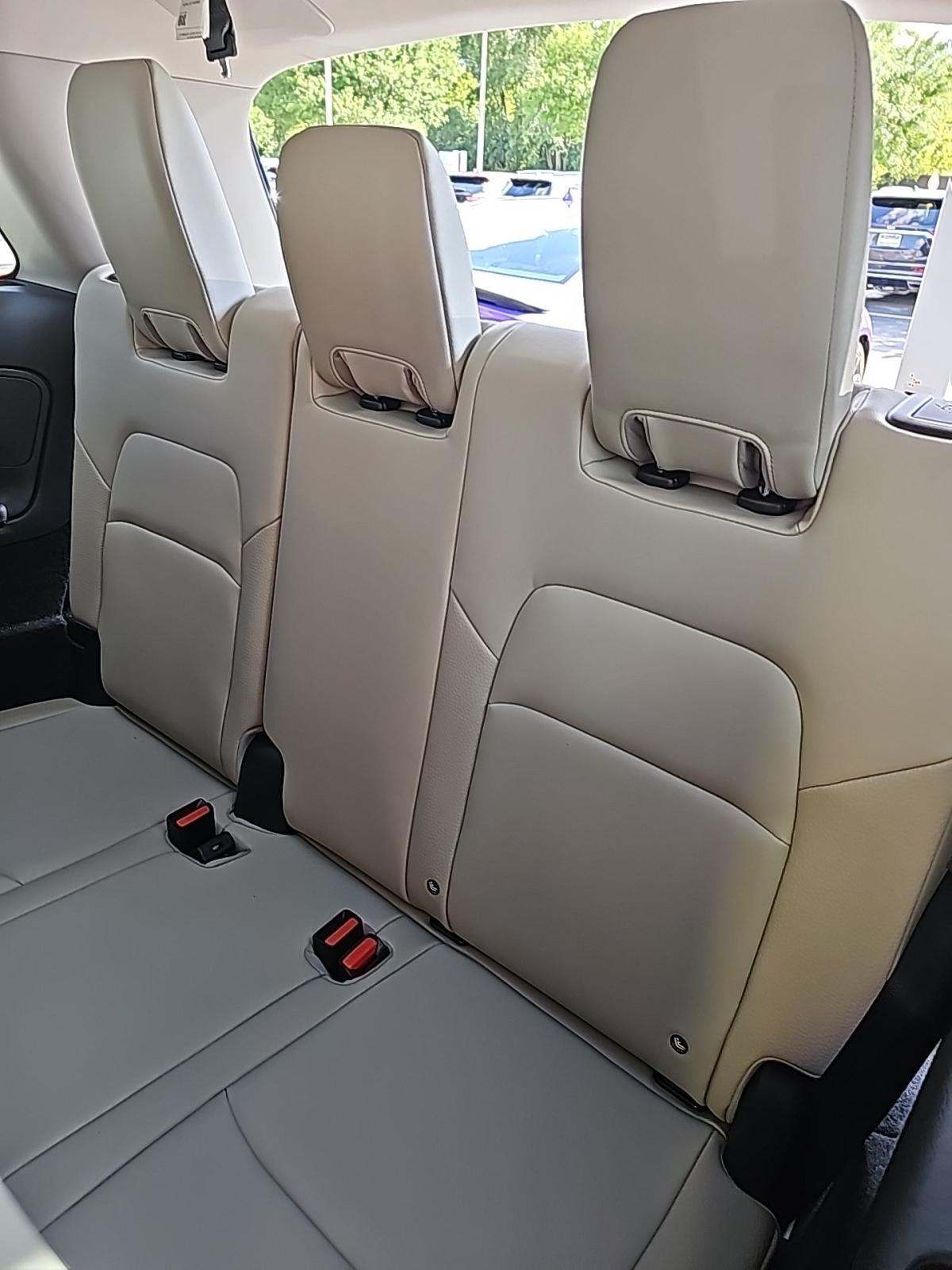 2022 Nissan Pathfinder SL AWD