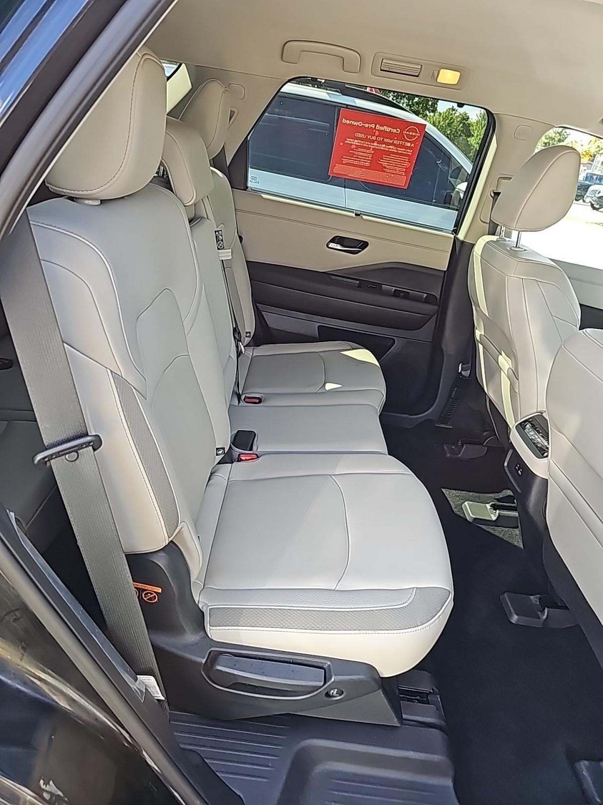 2022 Nissan Pathfinder SL AWD