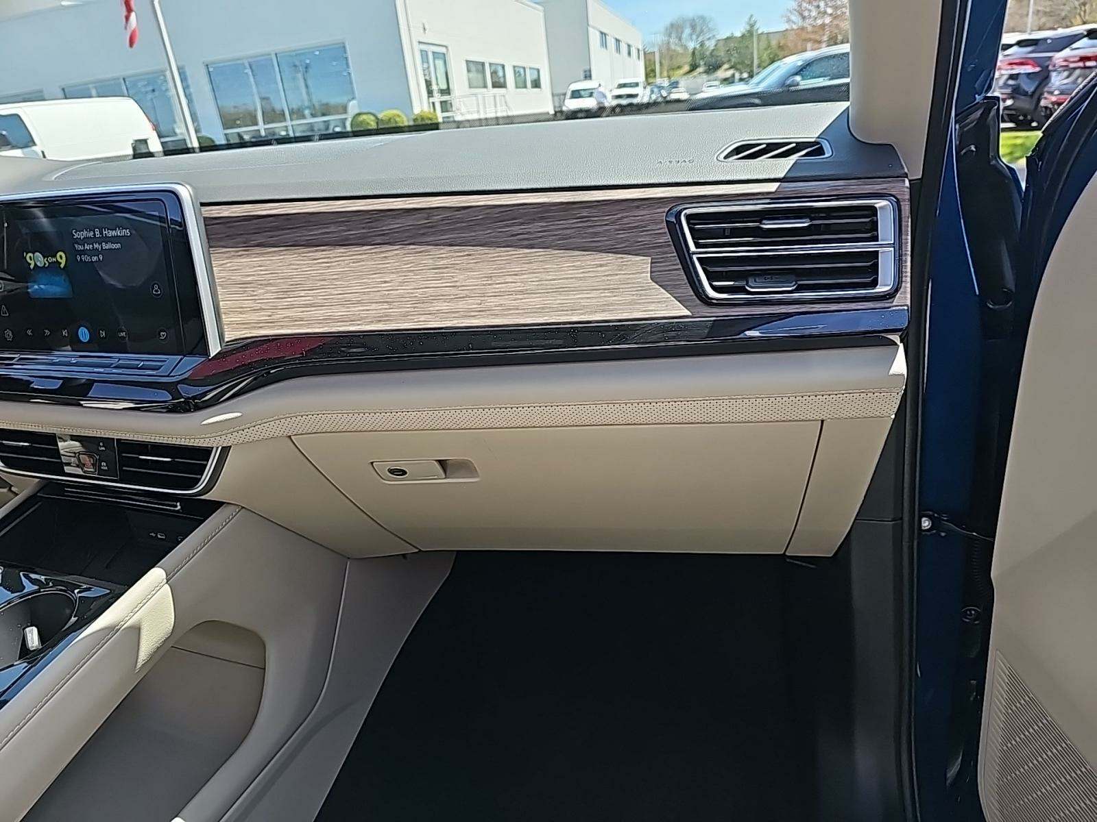 2025 Volkswagen Atlas 2.0T SEL Premium R-Line AWD