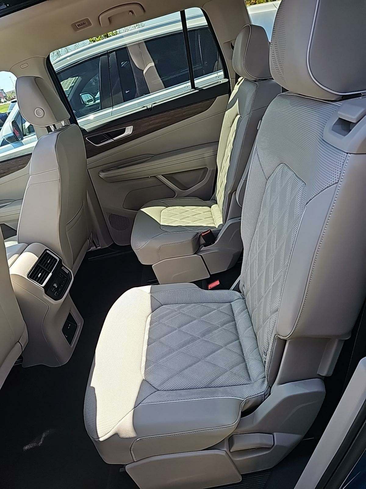 2025 Volkswagen Atlas 2.0T SEL Premium R-Line AWD