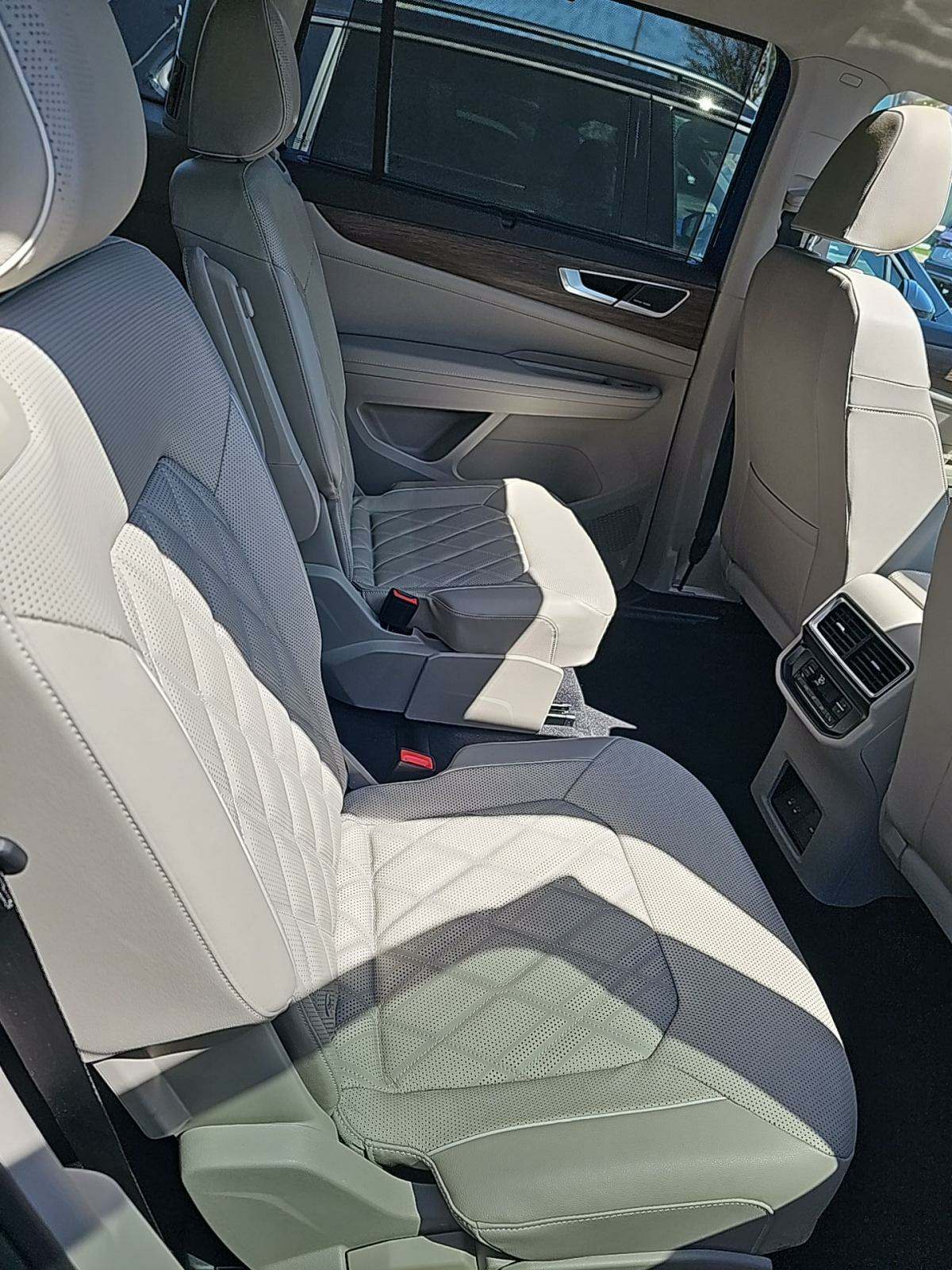 2025 Volkswagen Atlas 2.0T SEL Premium R-Line AWD