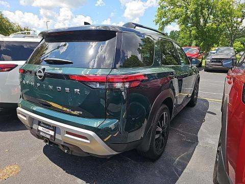 2024 Nissan Pathfinder SL AWD