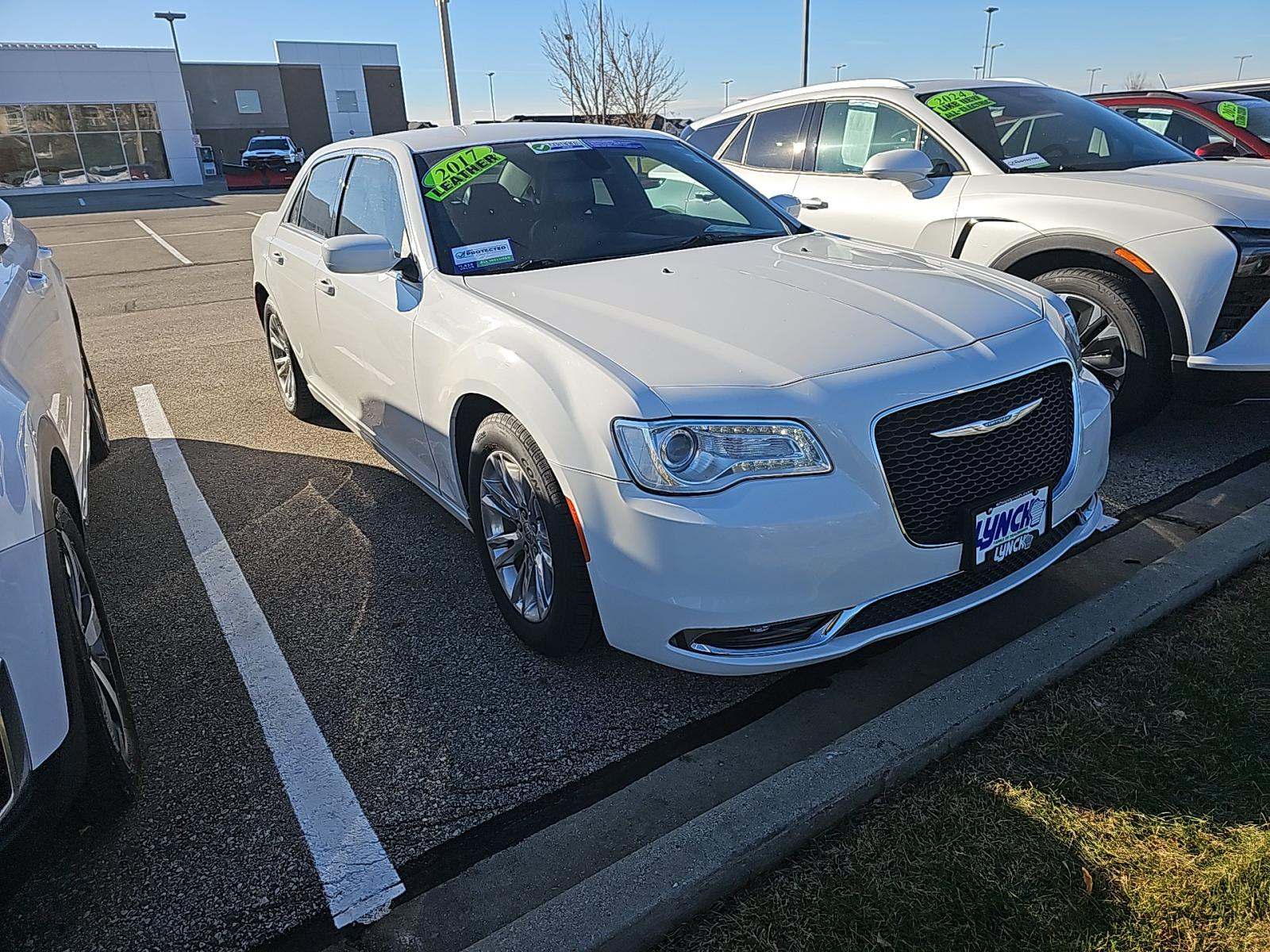 2017 Chrysler 300 Limited RWD