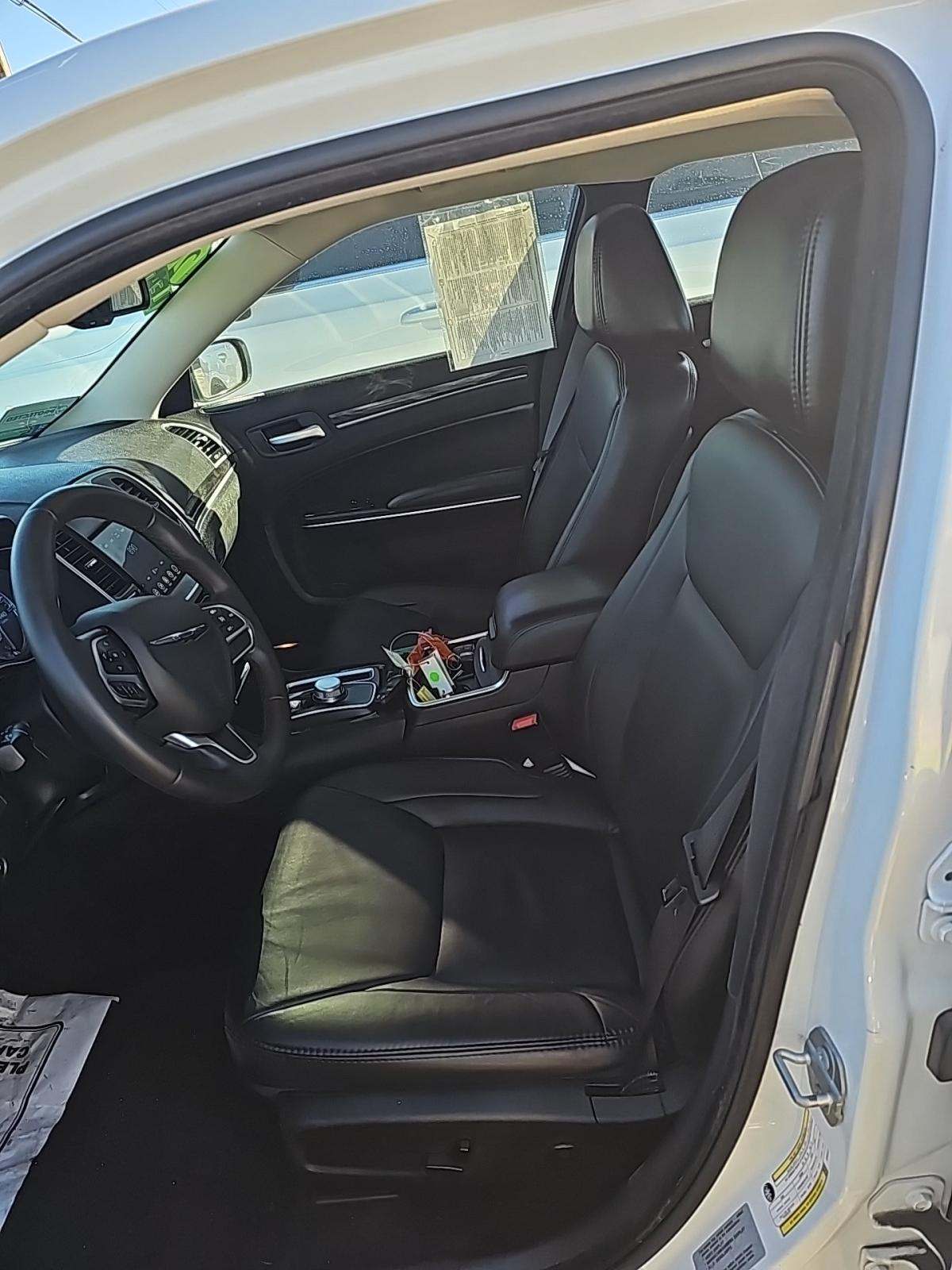 2017 Chrysler 300 Limited RWD