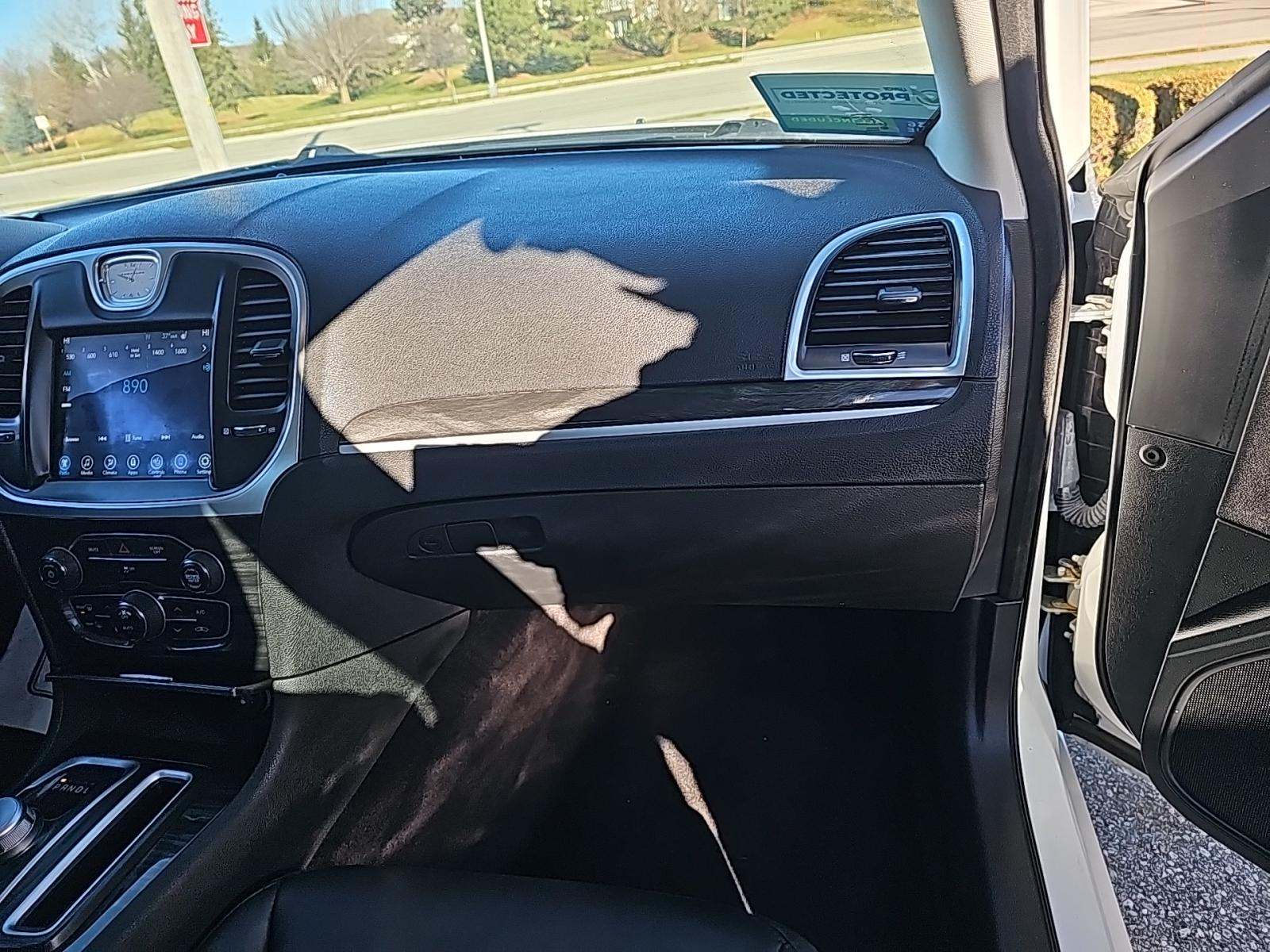 2017 Chrysler 300 Limited RWD