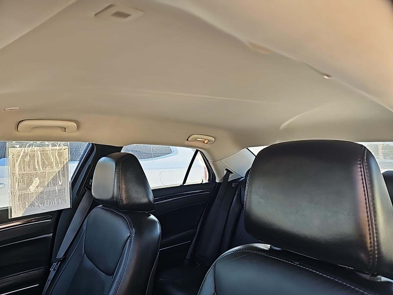 2017 Chrysler 300 Limited RWD