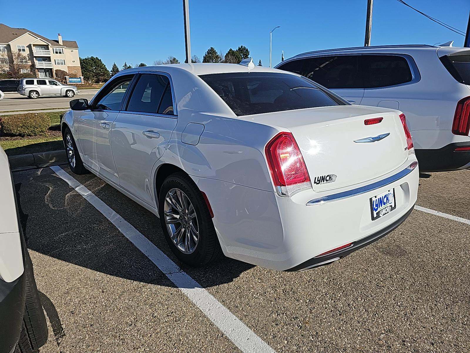 2017 Chrysler 300 Limited RWD