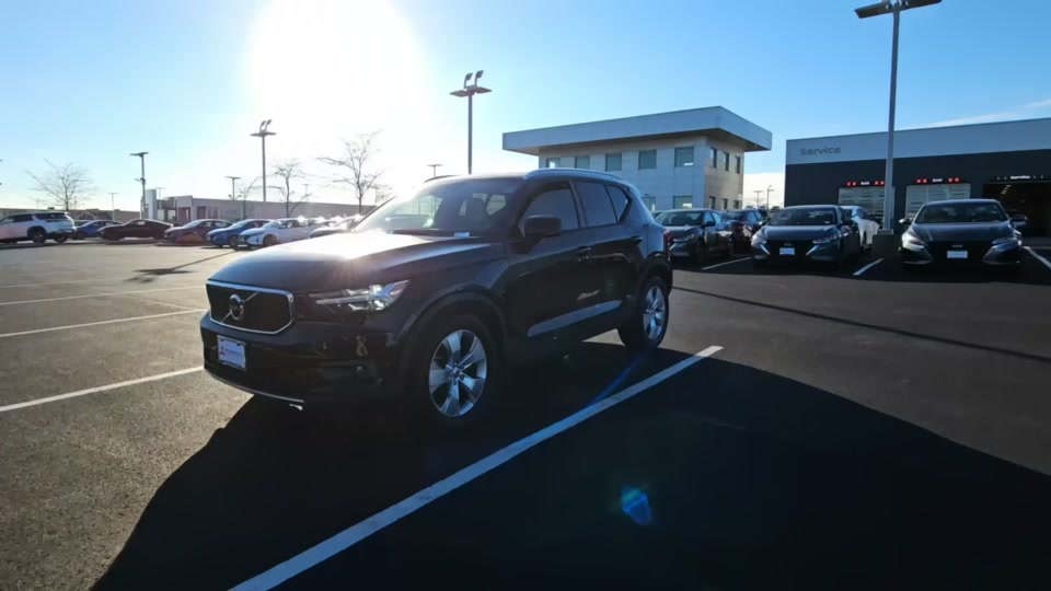 2021 Volvo XC40 T5 Momentum