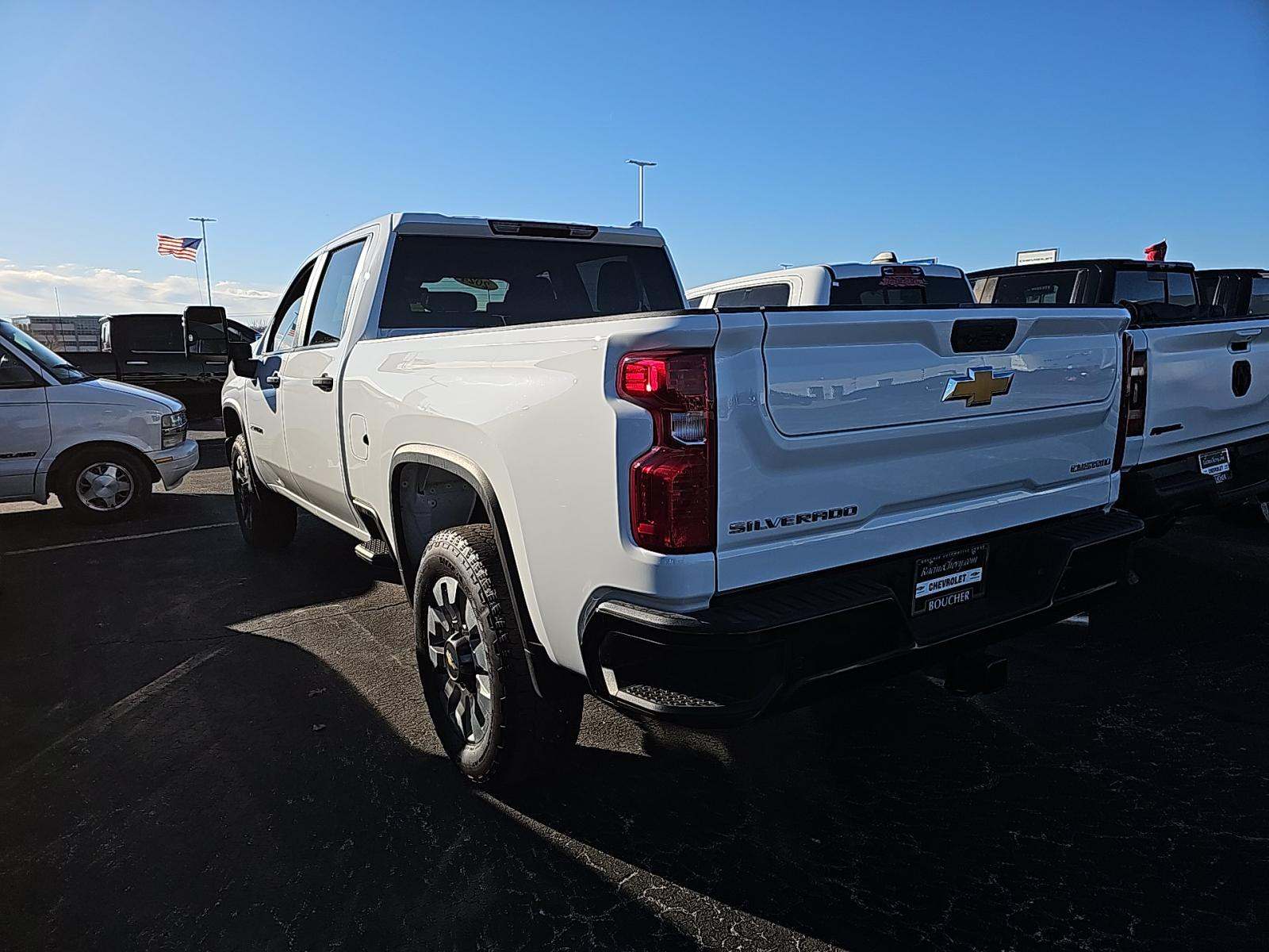 2024 Chevrolet Silverado 2500HD Custom AWD