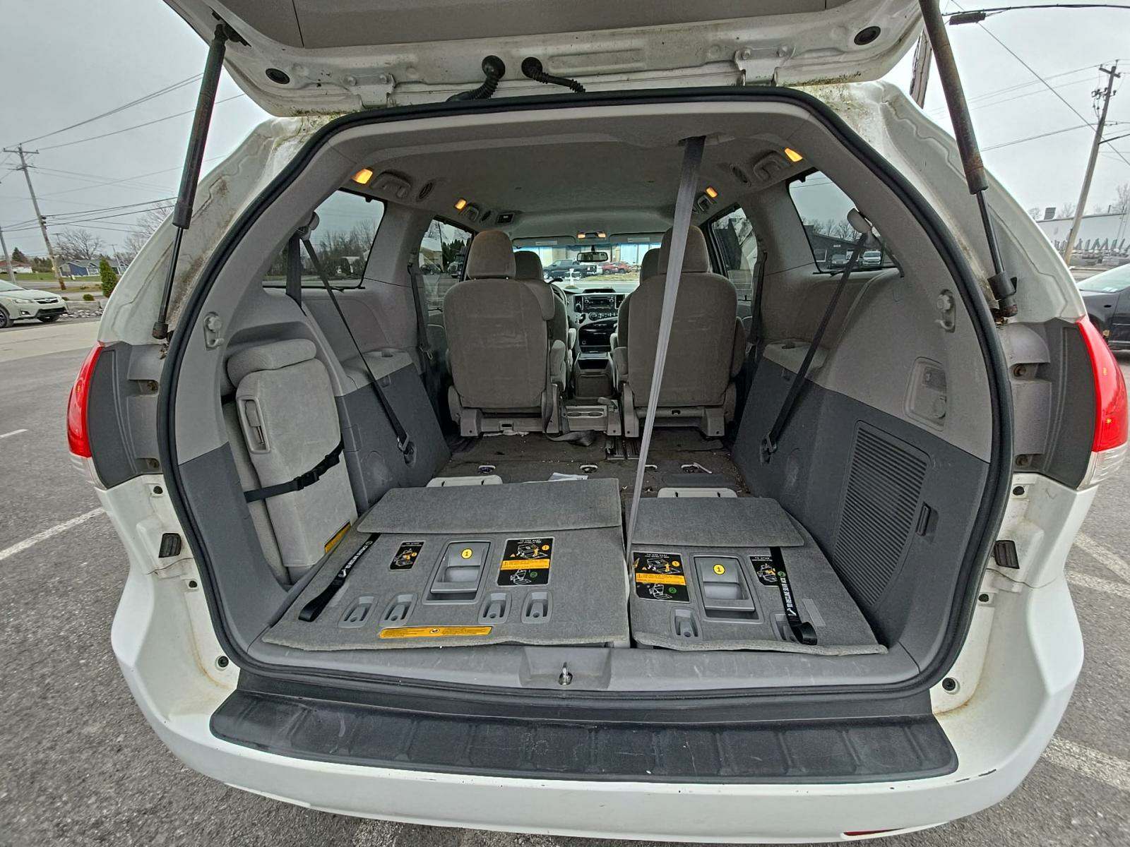 2014 Toyota Sienna LE FWD