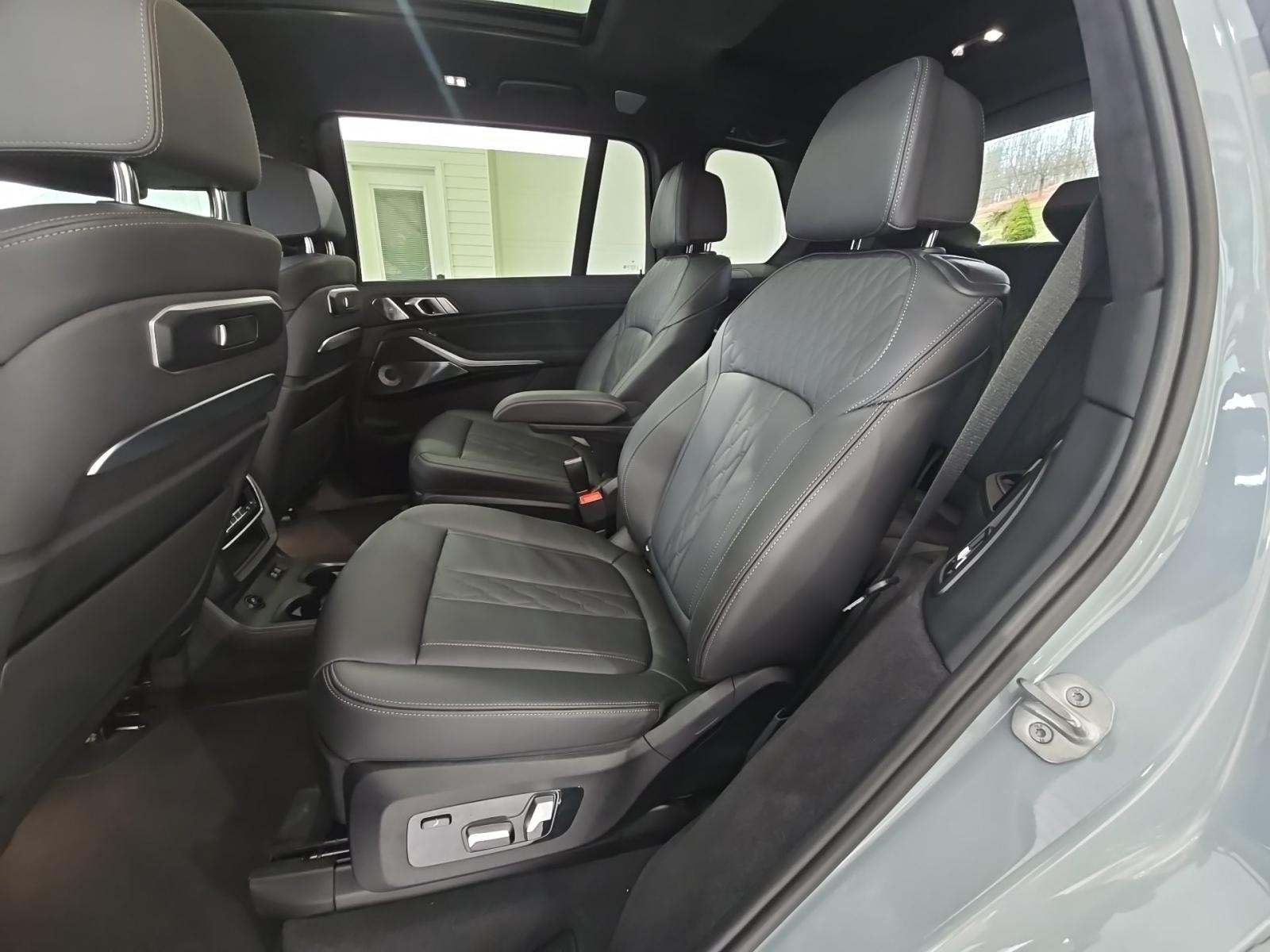 2025 BMW X7 ALPINA XB7 AWD