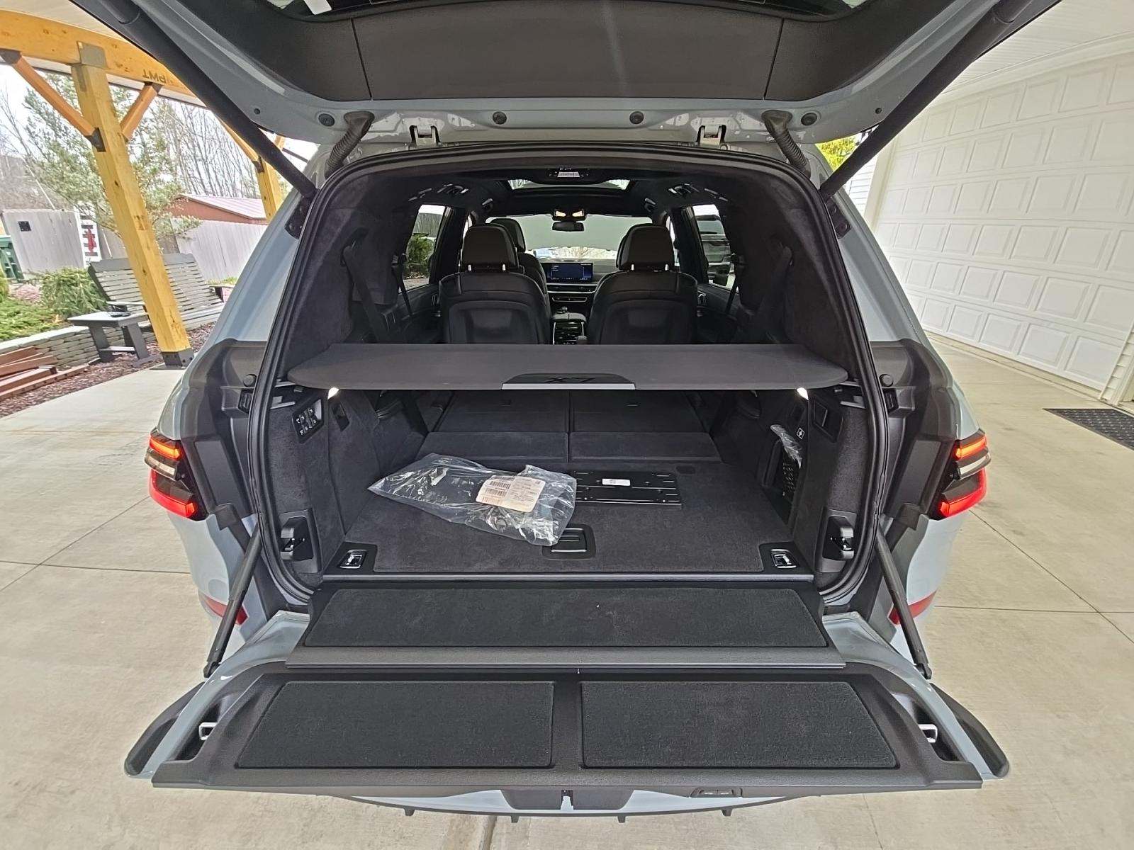 2025 BMW X7 ALPINA XB7 AWD