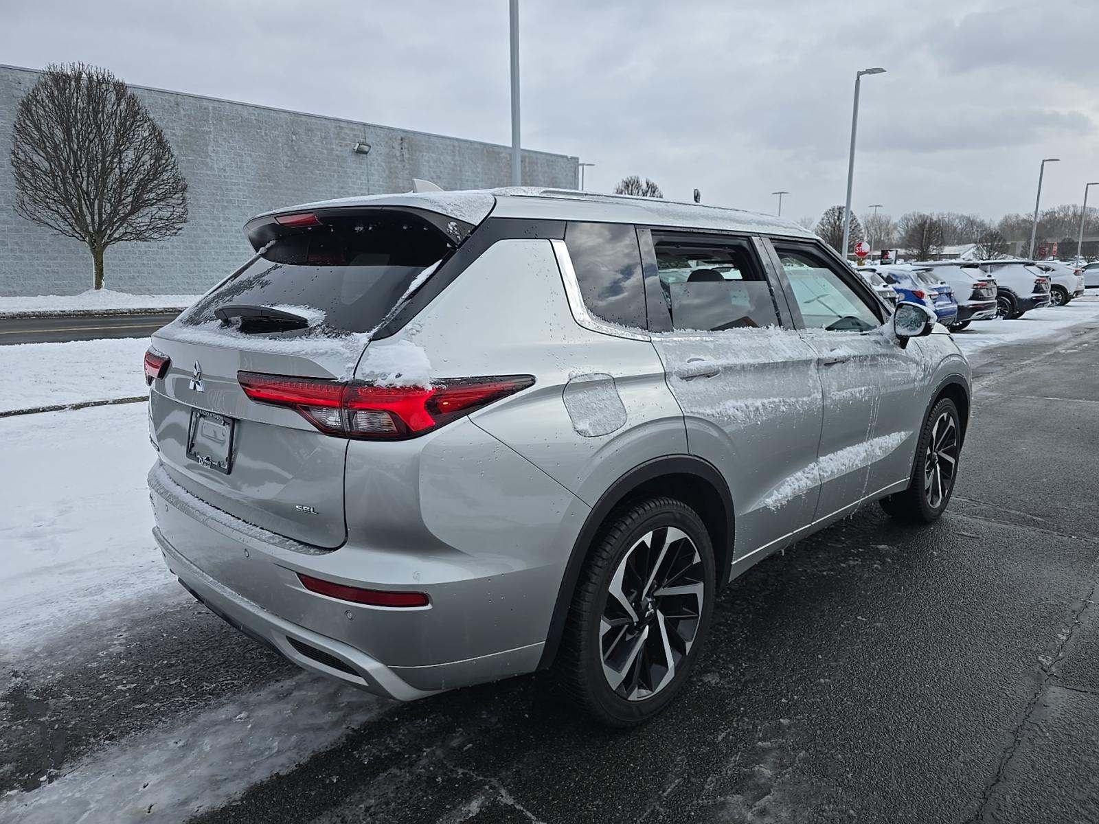 2023 Mitsubishi Outlander SEL AWD